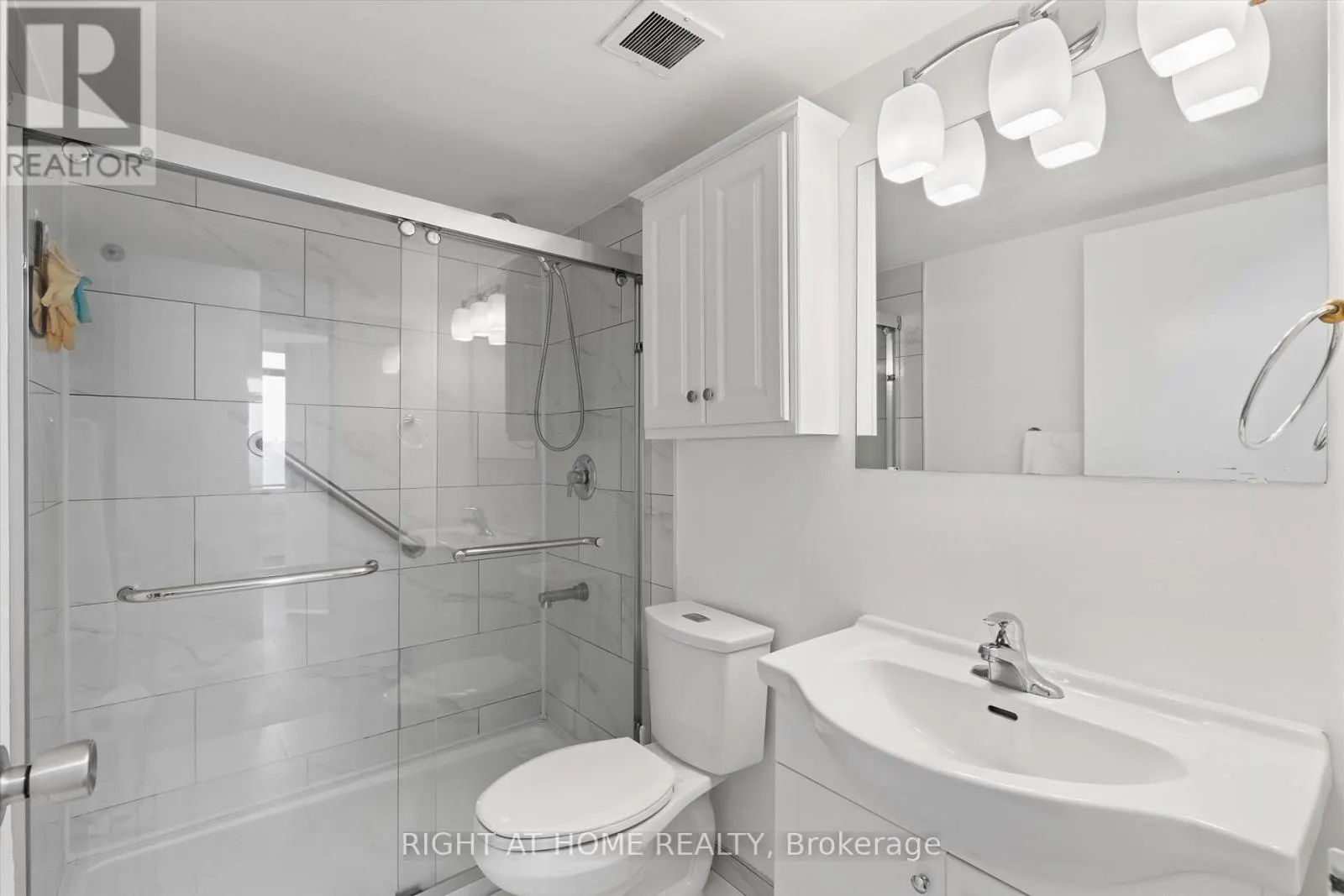2209 - 3300 DON MILLS ROAD