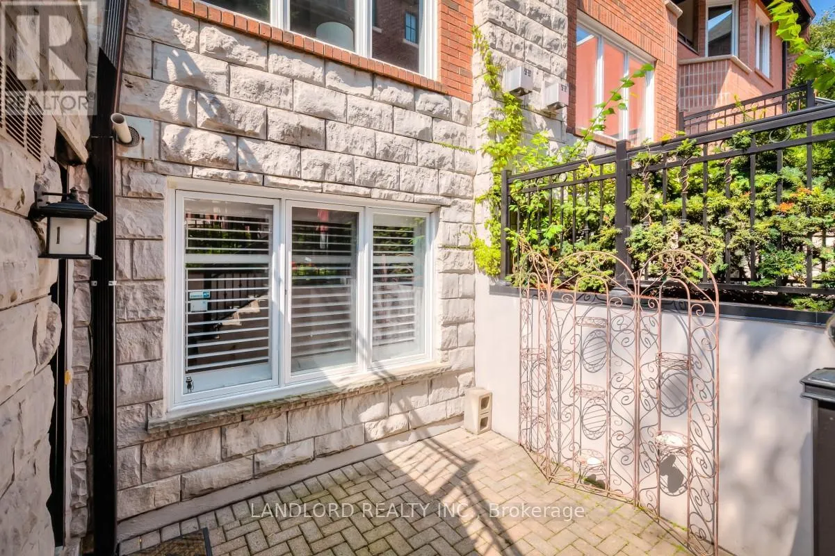 TH16 - 232 GEORGE STREET