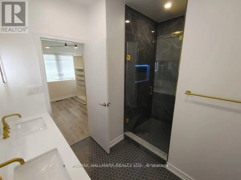 13 NORTHERN PLACE