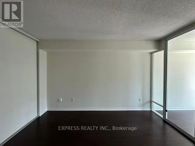 715 - 942 YONGE STREET