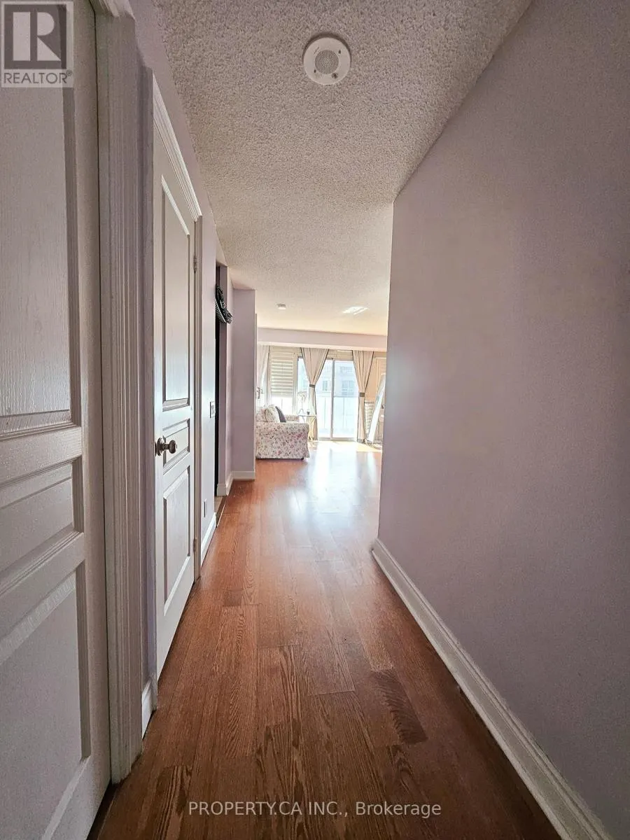 708 - 10 NORTHTOWN WAY