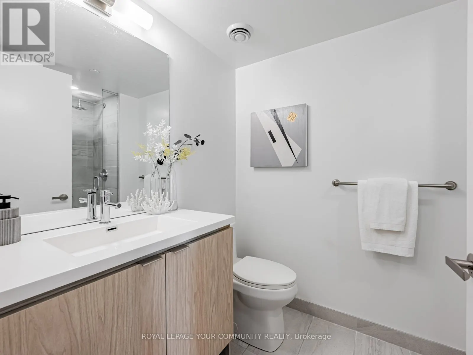 1611 - 55 COOPER STREET