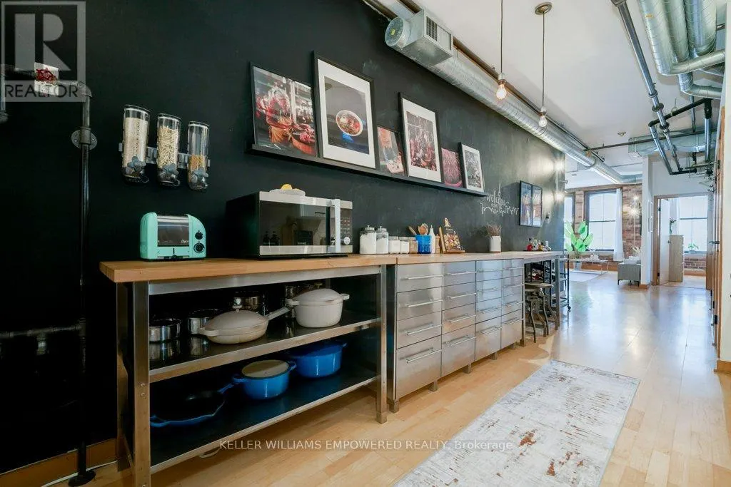 5 - 189 QUEEN STREET E