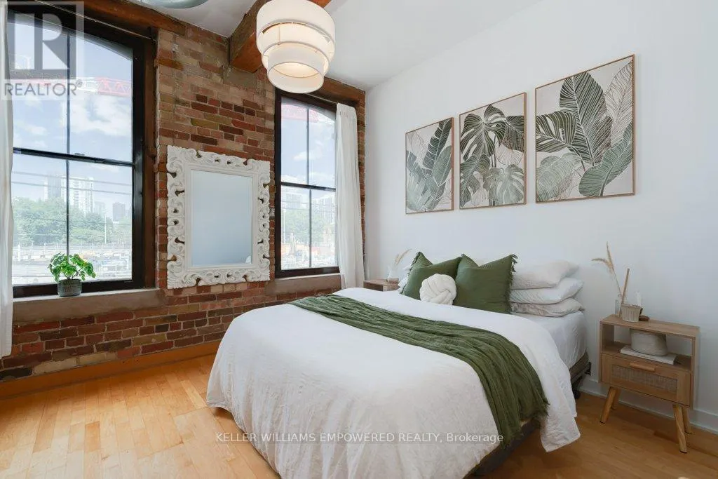 5 - 189 QUEEN STREET E