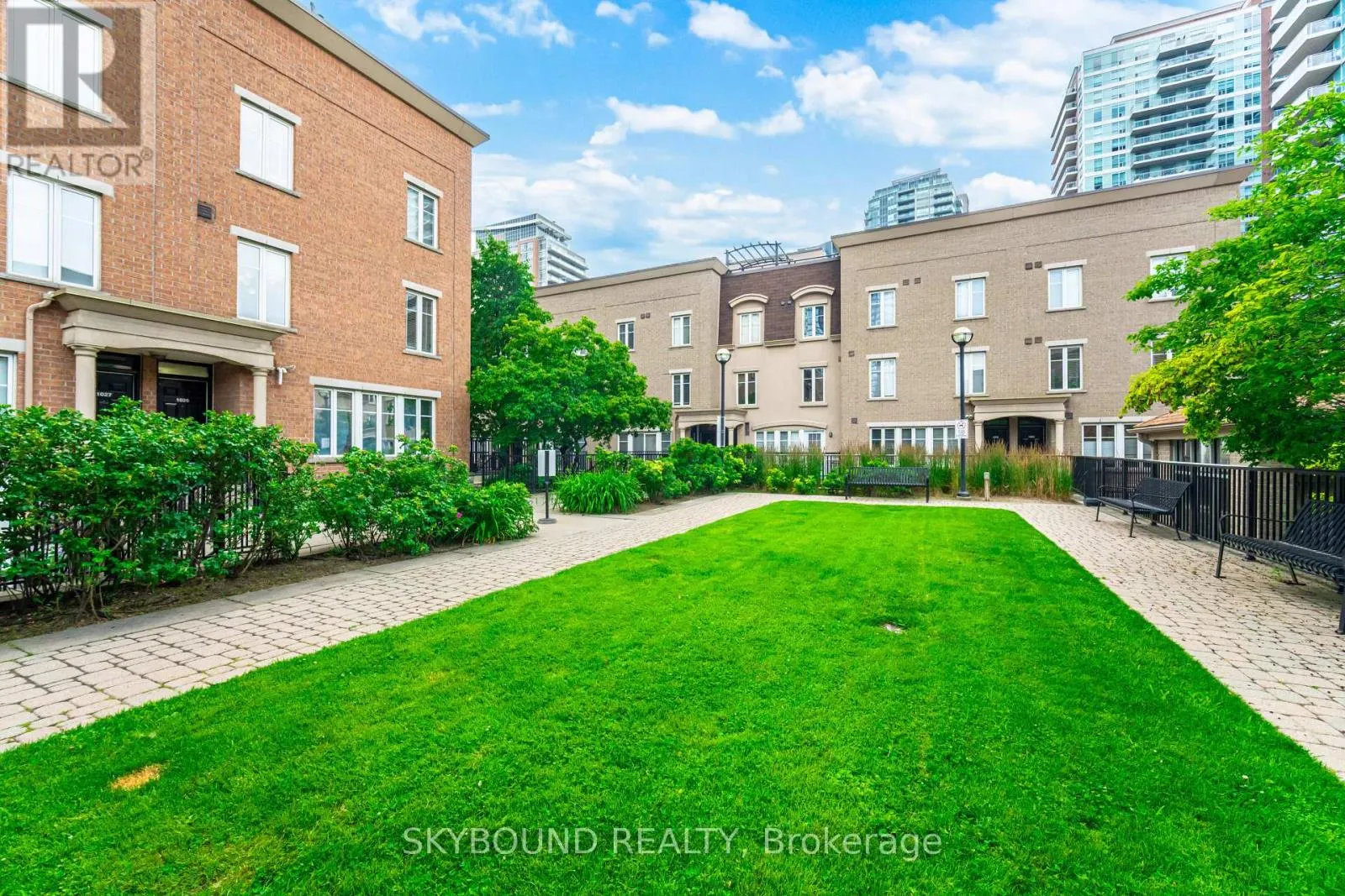 TH1223 - 21 PIRANDELLO STREET