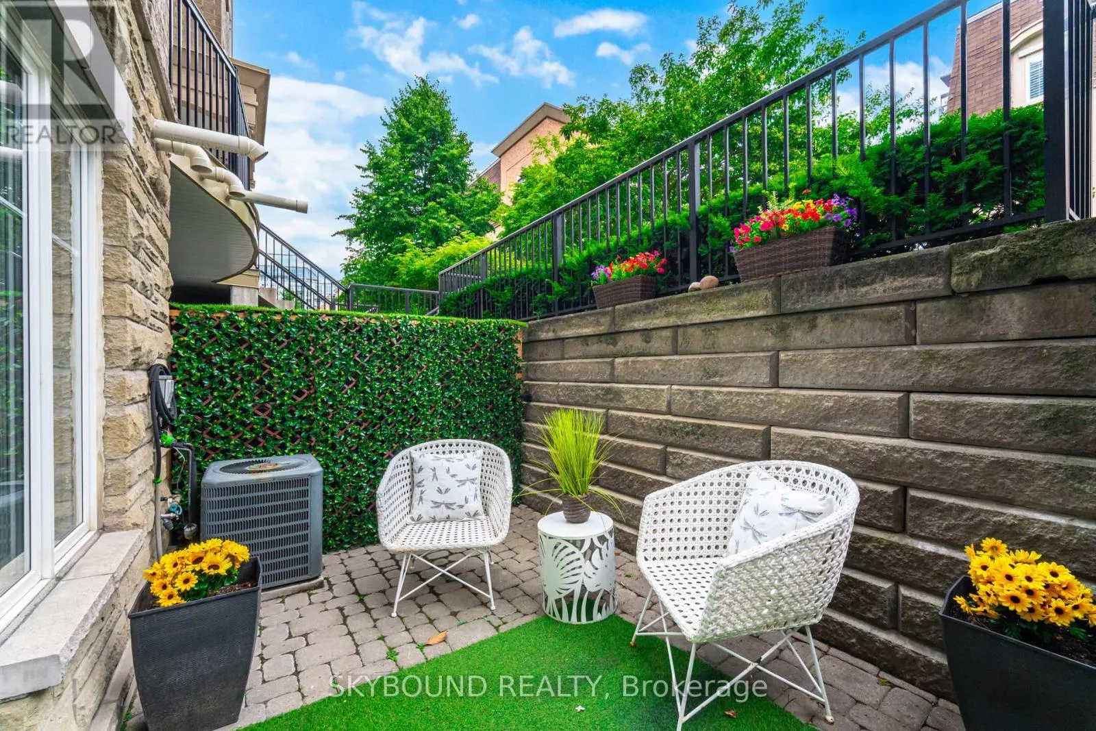 TH1223 - 21 PIRANDELLO STREET