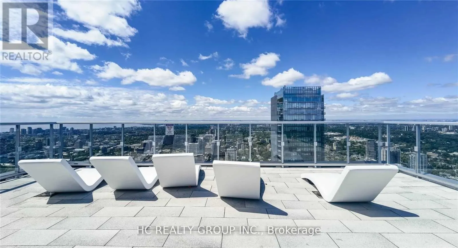 3912 - 1 YORKVILLE AVENUE