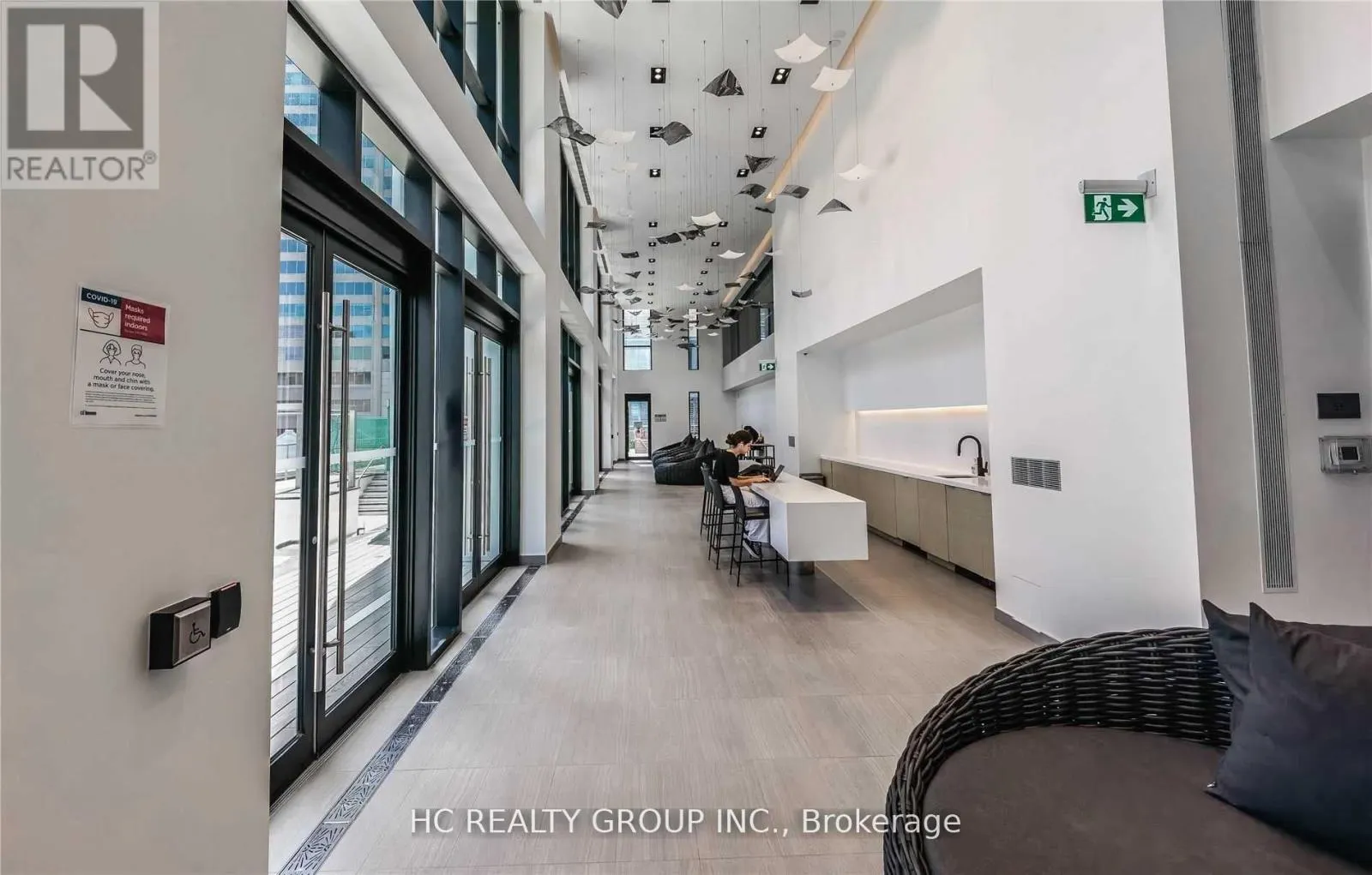 3912 - 1 YORKVILLE AVENUE