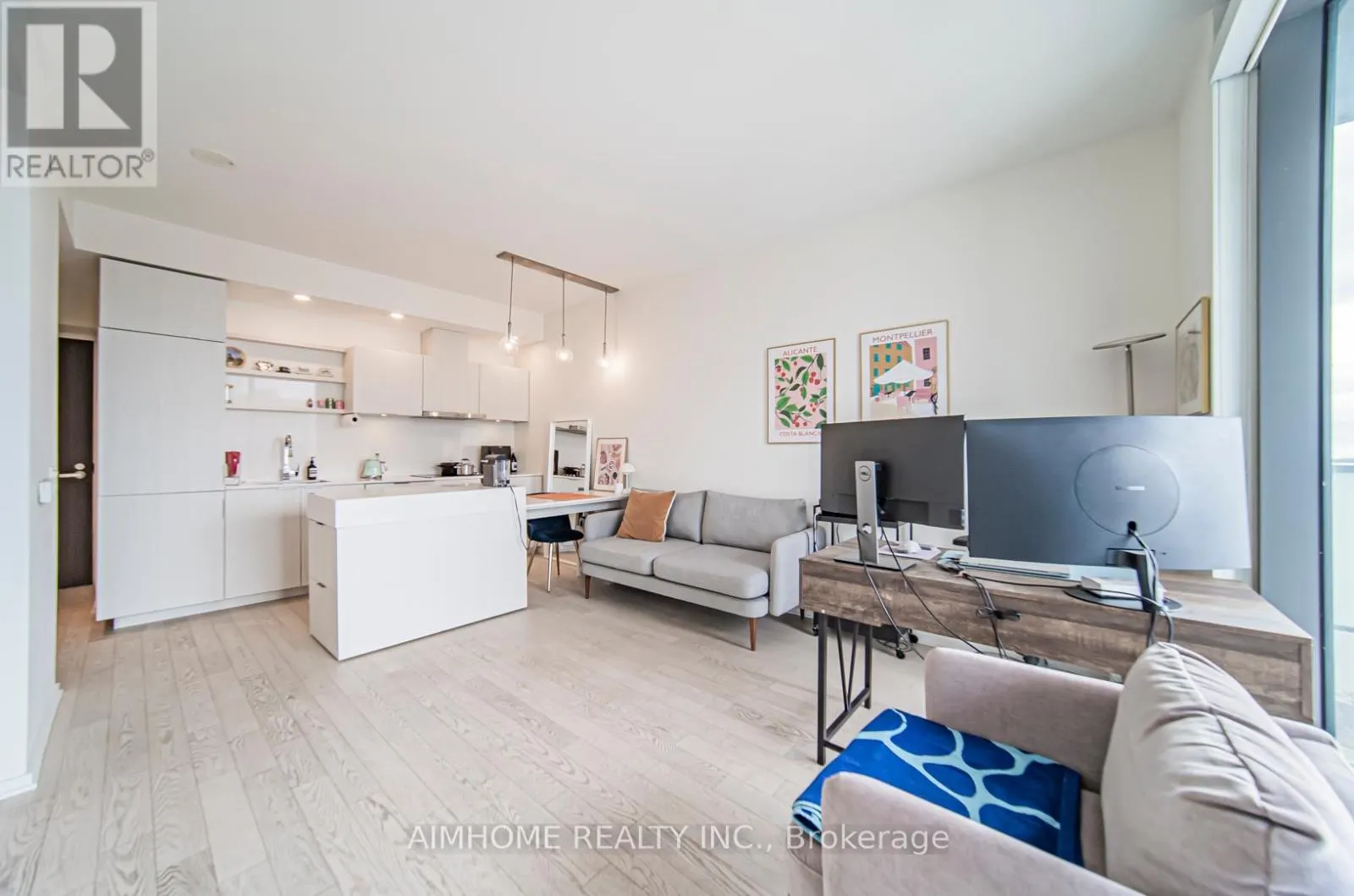 1210 - 16 BONNYCASTLE STREET
