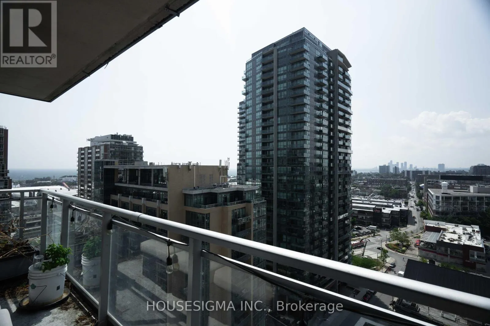 1805 - 50 LYNN WILLIAMS STREET