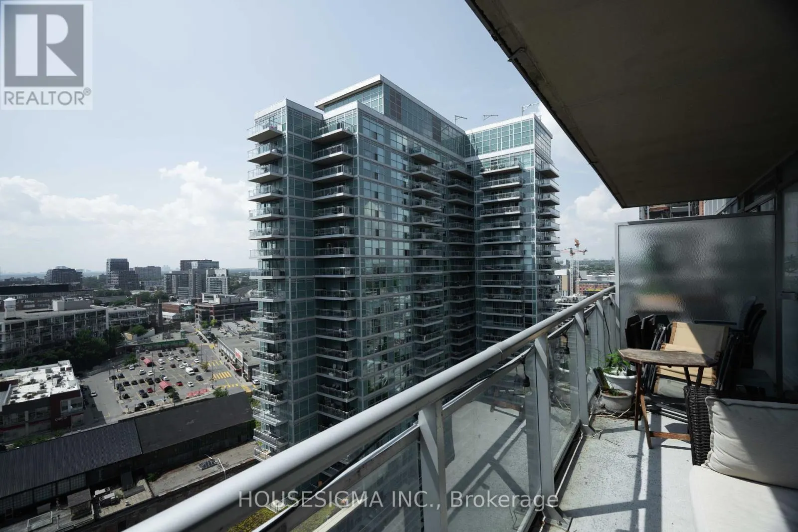 1805 - 50 LYNN WILLIAMS STREET