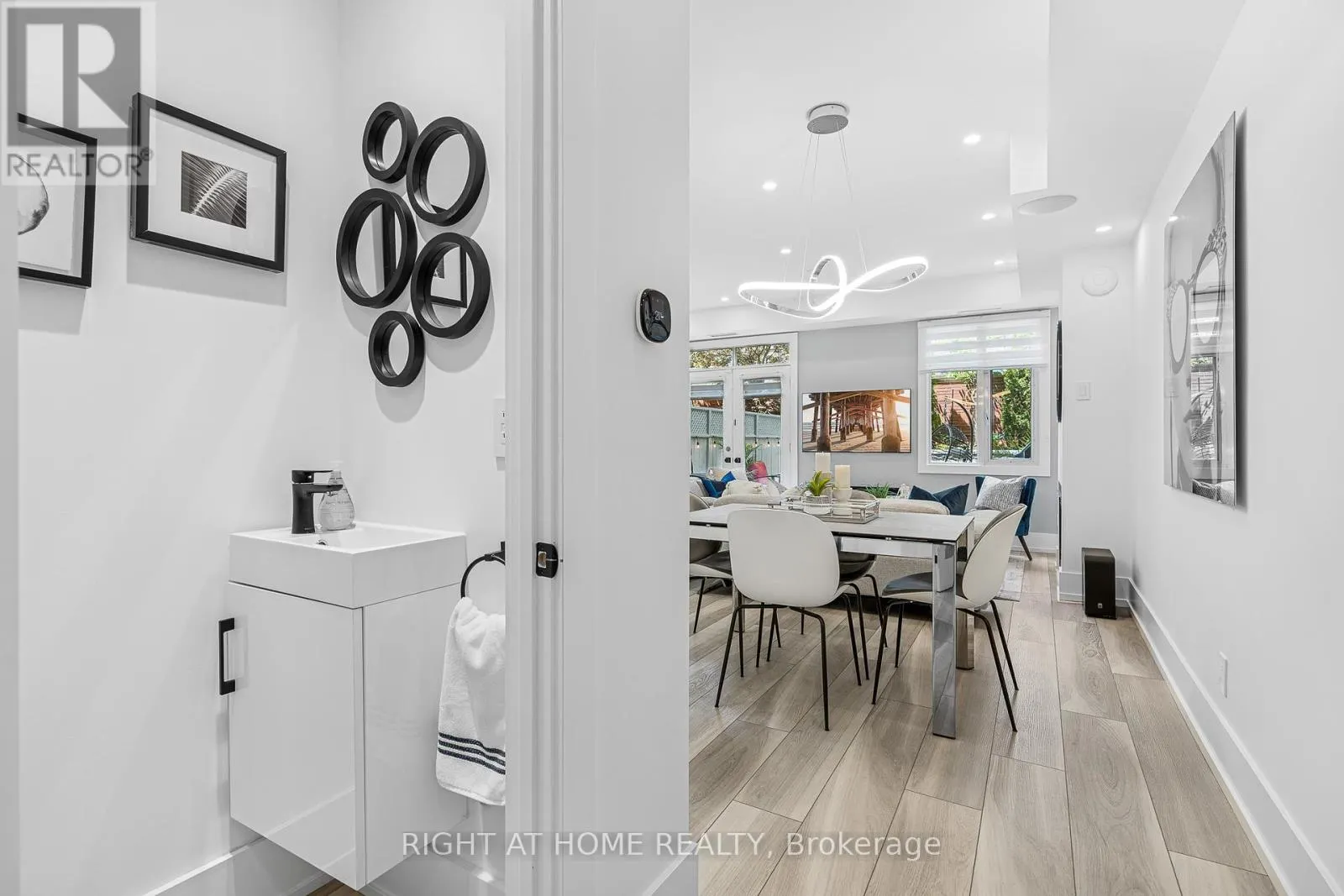 118 - 500 RICHMOND STREET W