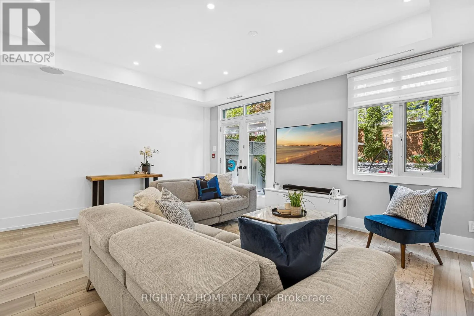 118 - 500 RICHMOND STREET W