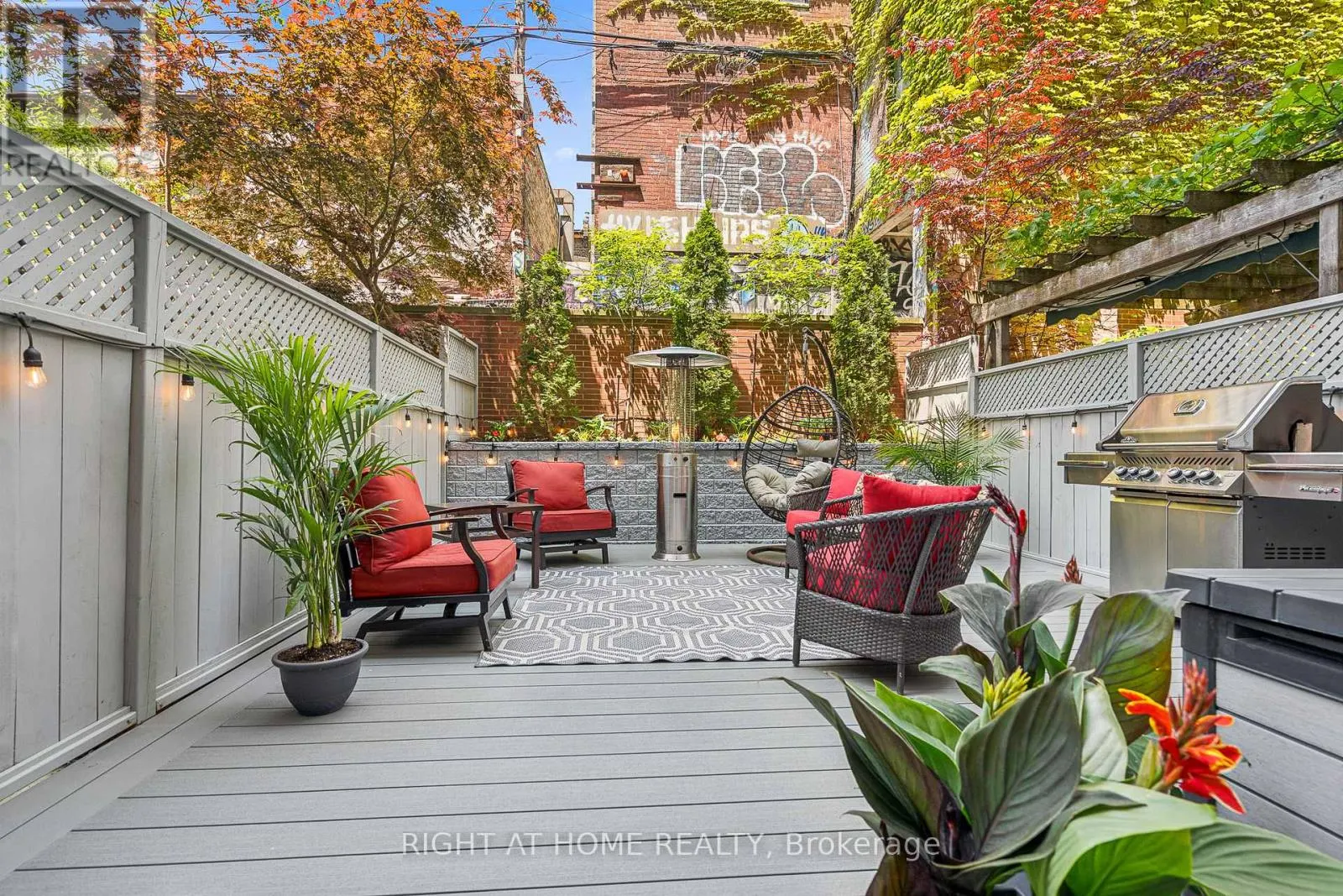 118 - 500 RICHMOND STREET W