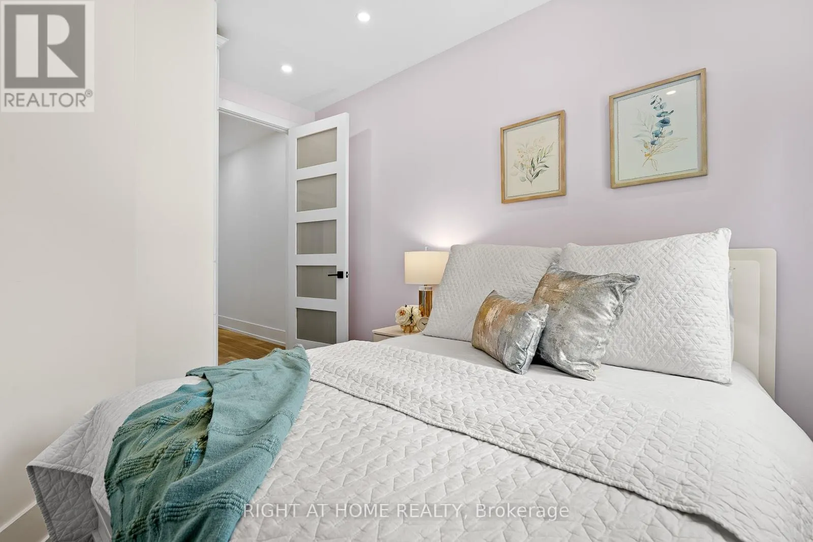 118 - 500 RICHMOND STREET W