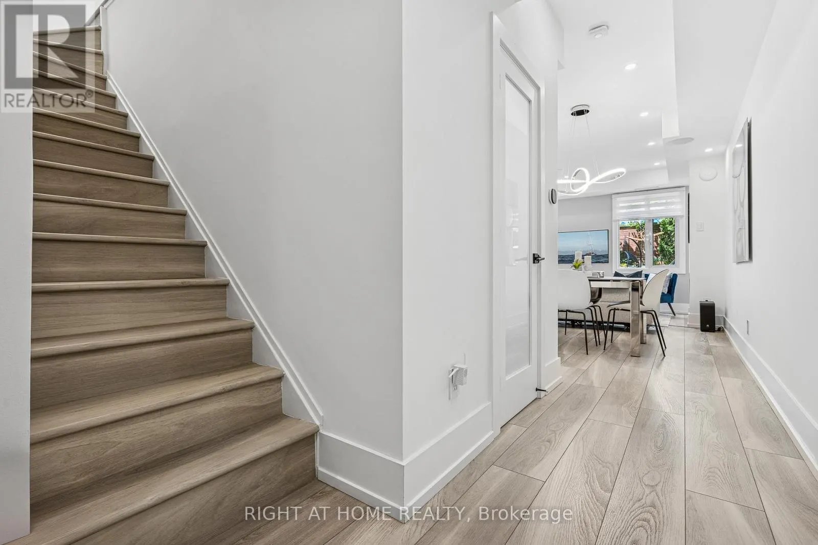118 - 500 RICHMOND STREET W