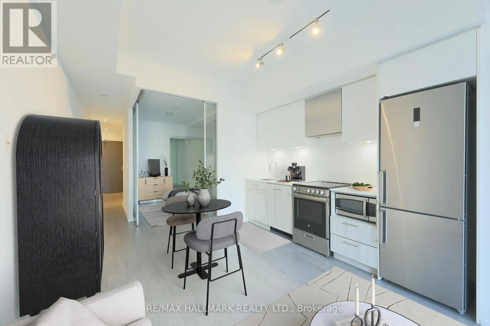 420 - 251 JARVIS STREET