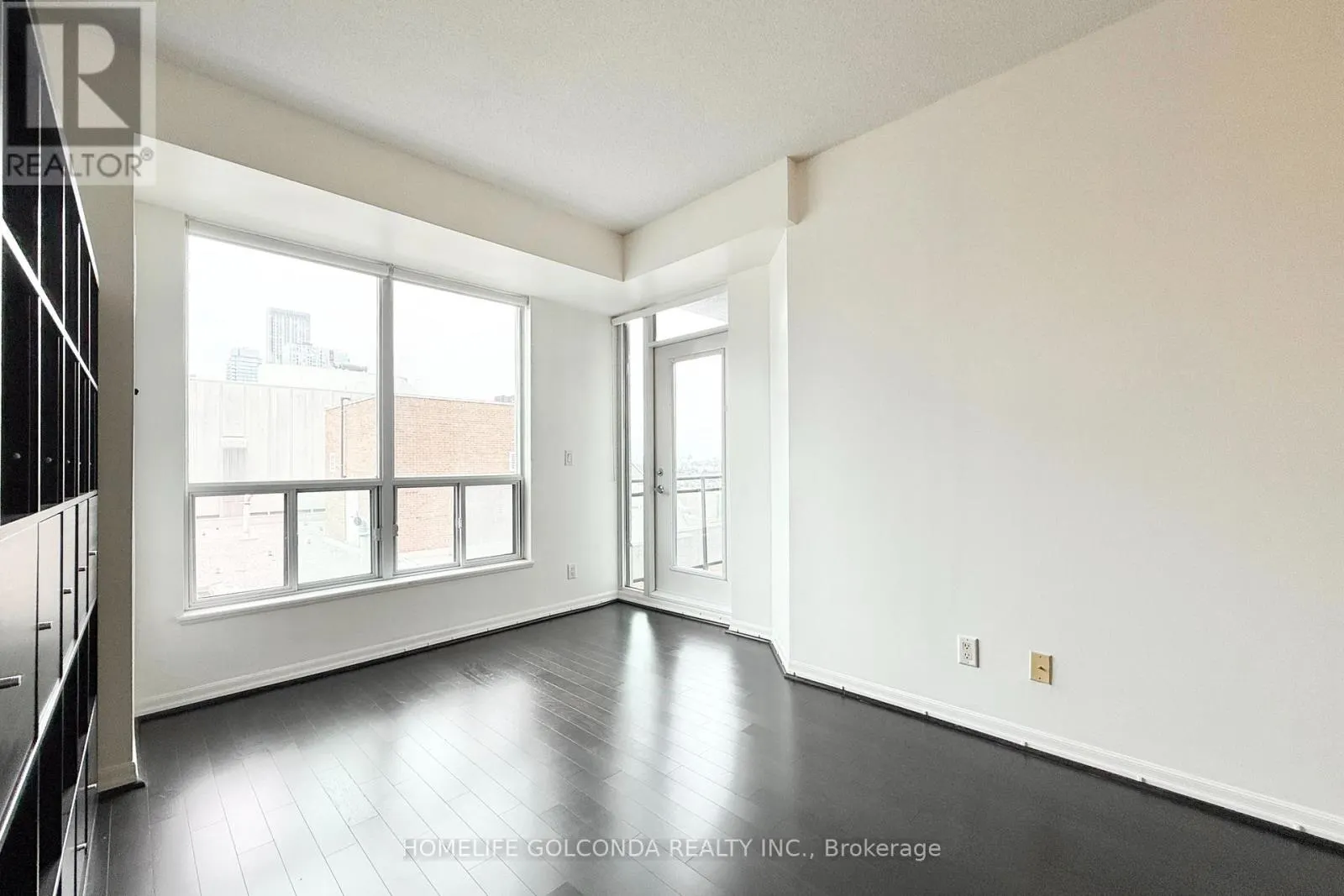 2808 - 300 BLOOR STREET E