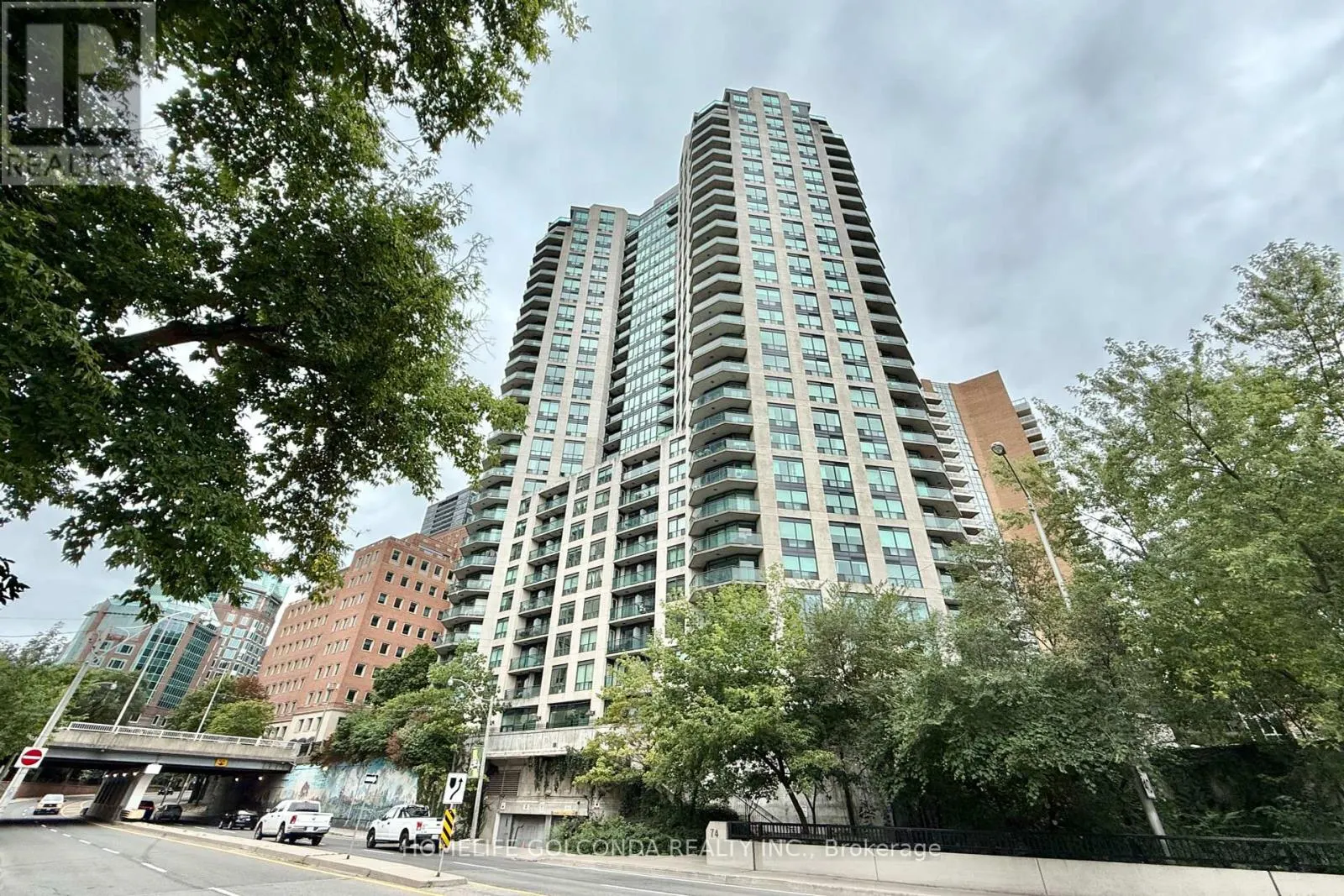 2808 - 300 BLOOR STREET E