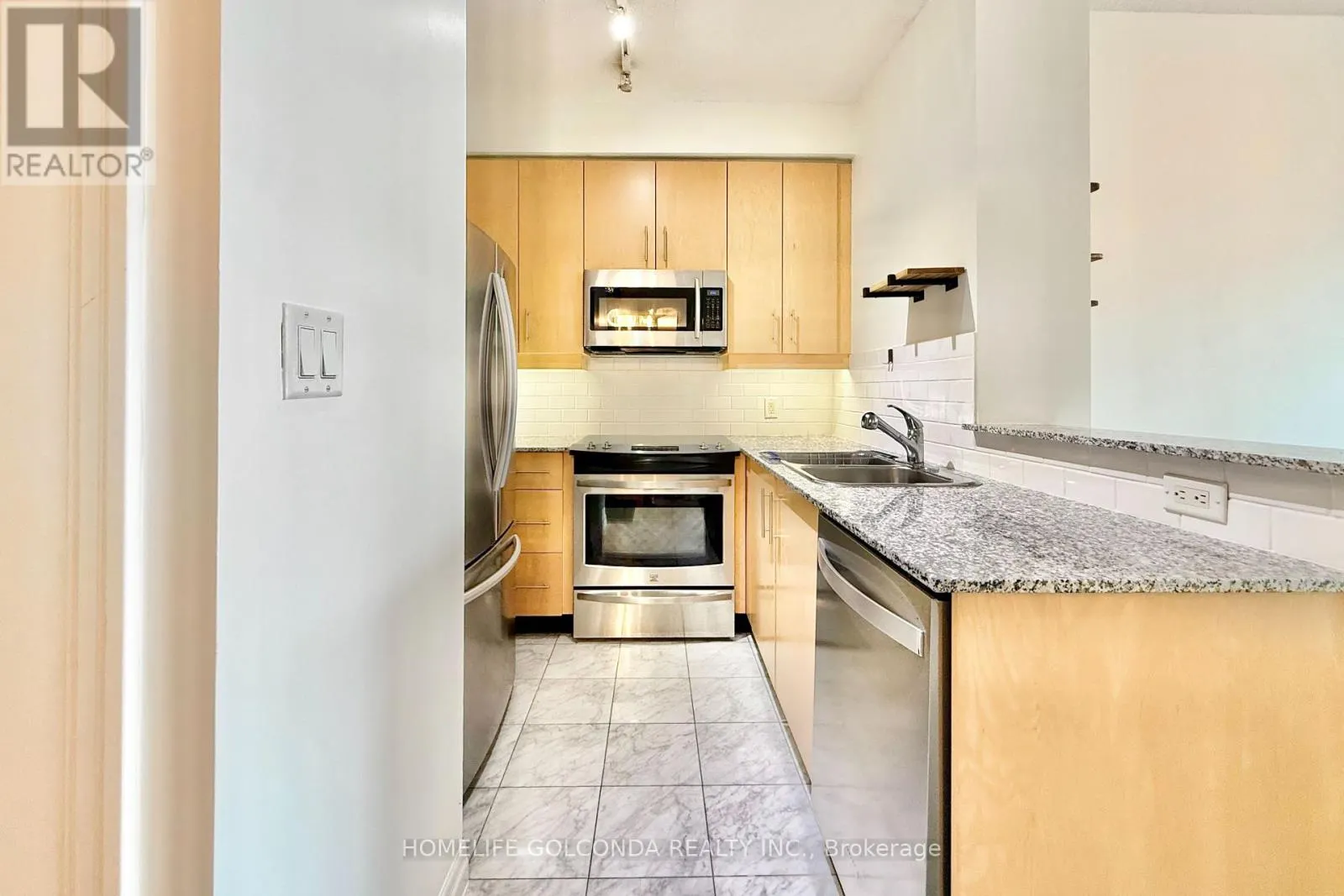 2808 - 300 BLOOR STREET E