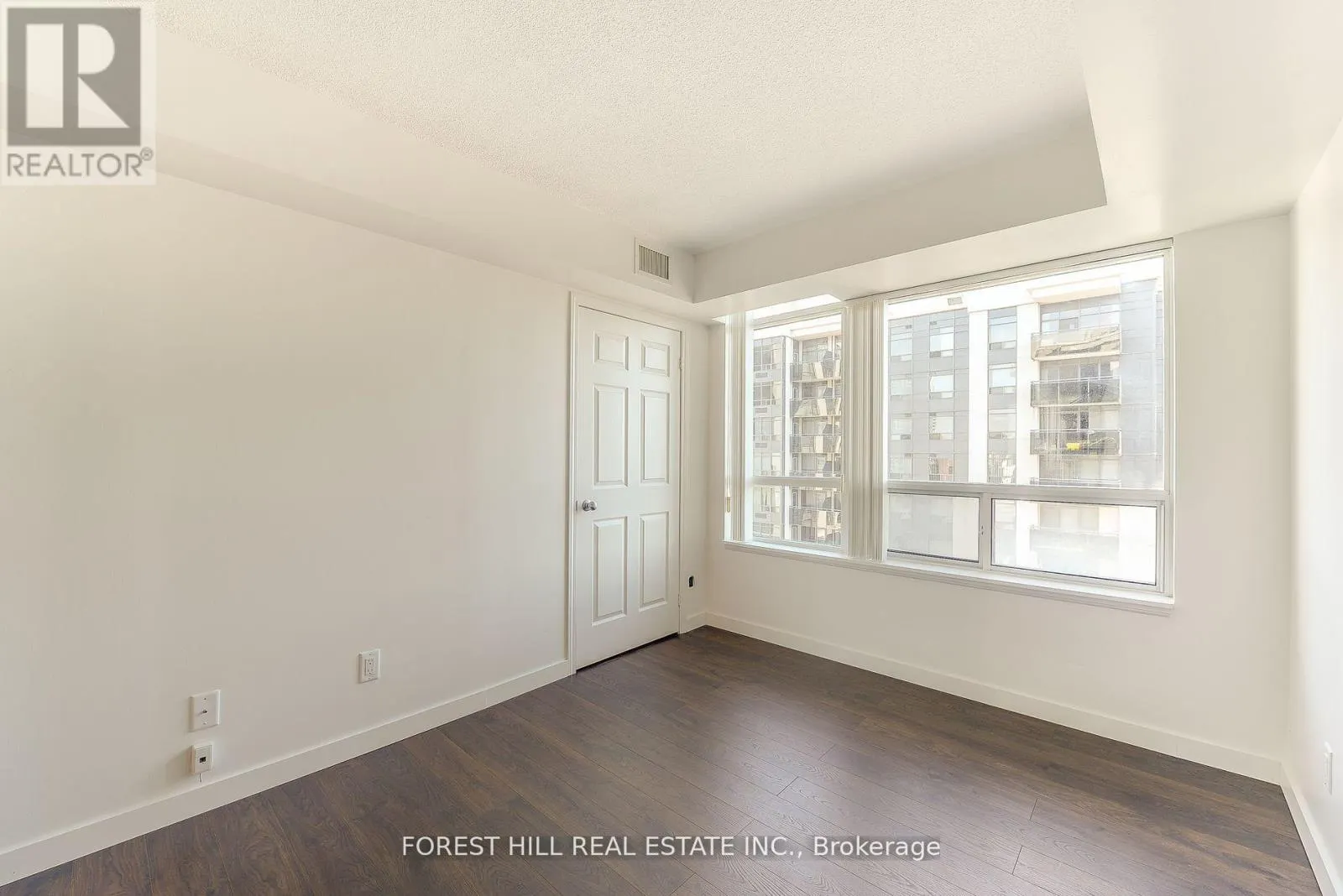 2711 - 153 BEECROFT ROAD