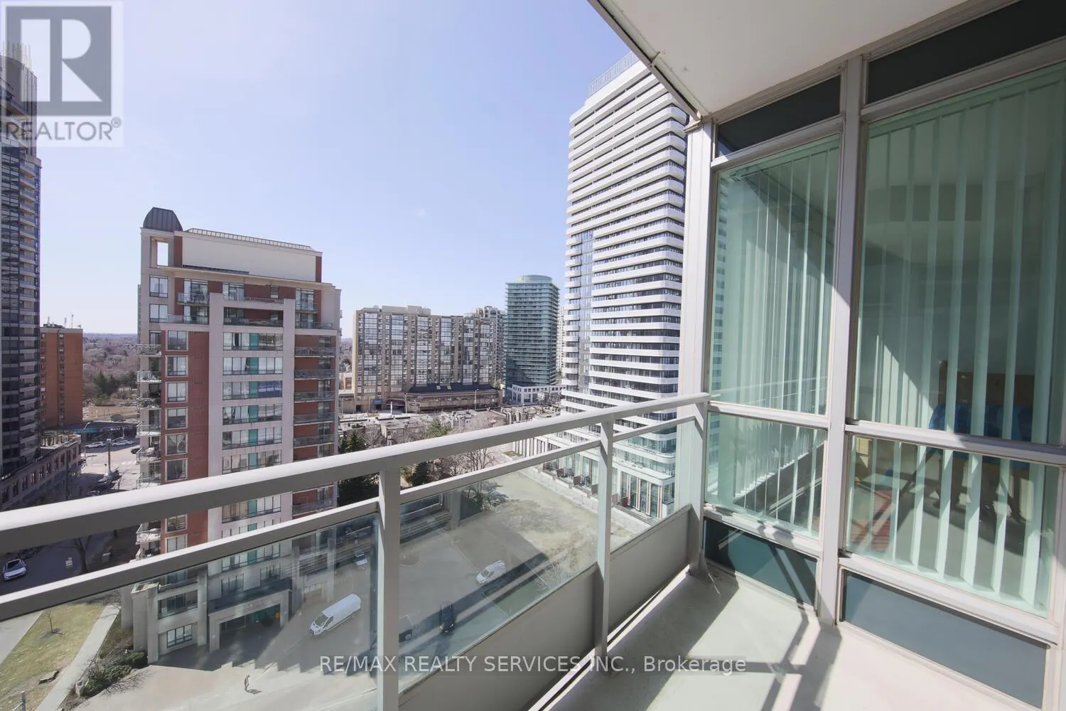 1215 - 60 BYNG AVENUE