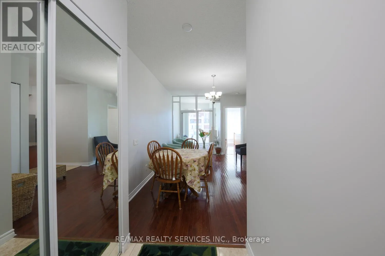 1215 - 60 BYNG AVENUE