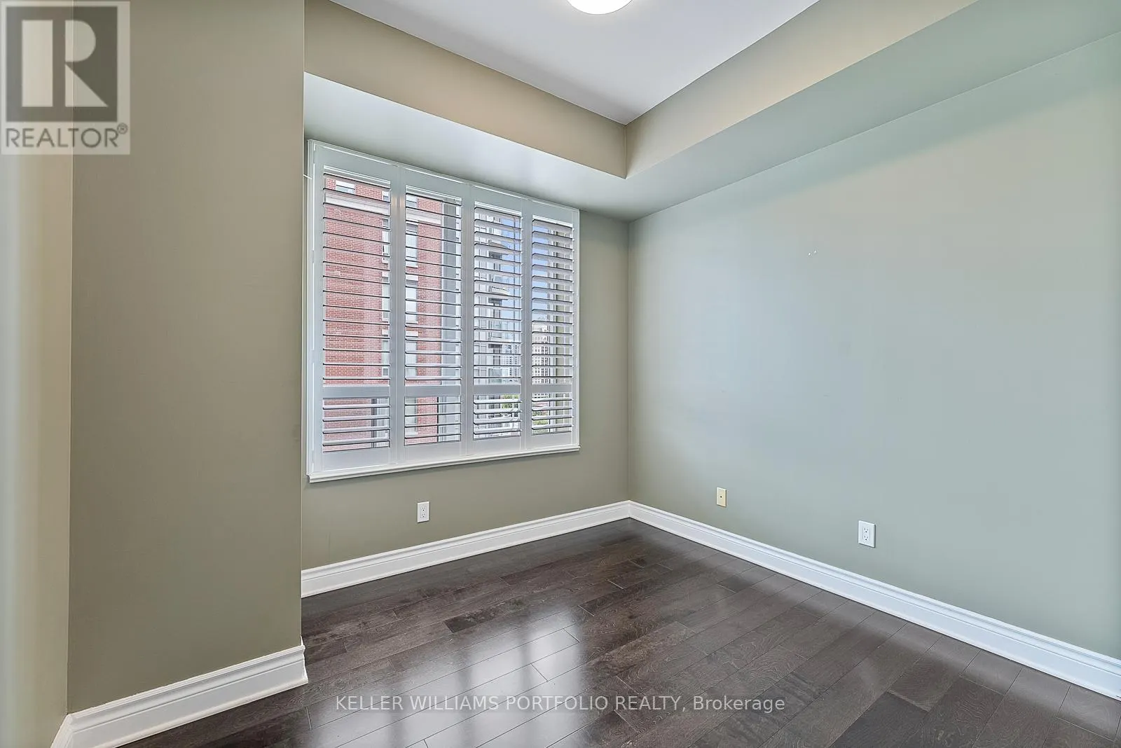 1210 - 2 CLAIRTRELL ROAD