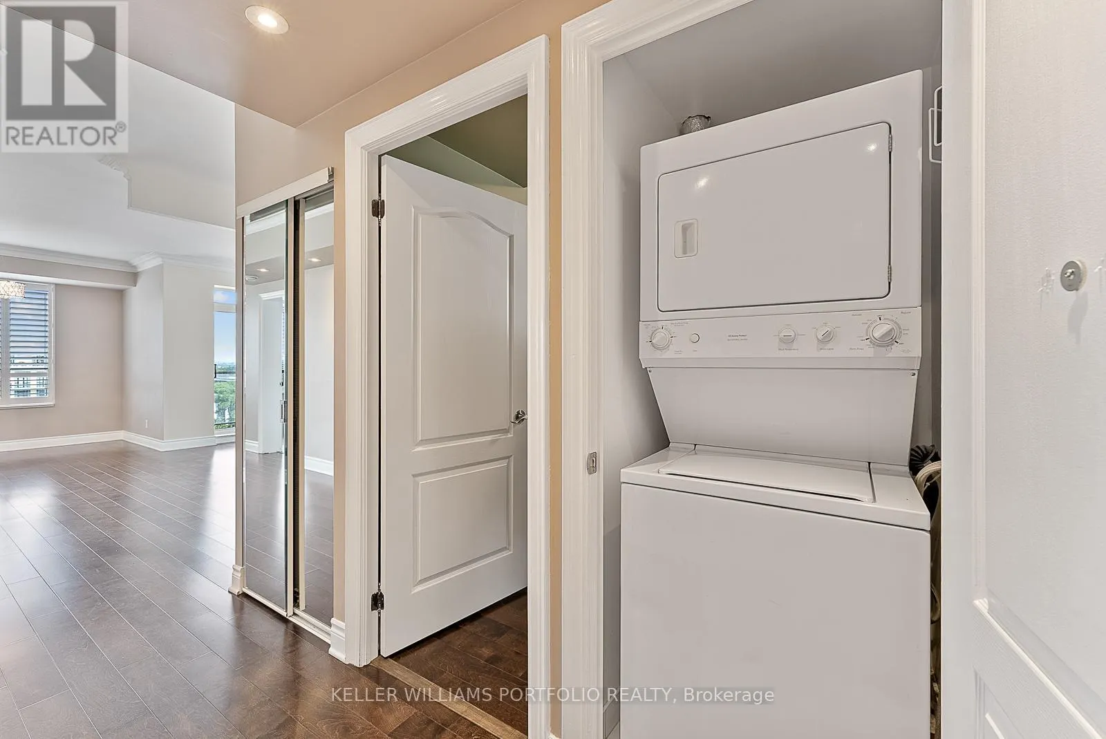 1210 - 2 CLAIRTRELL ROAD