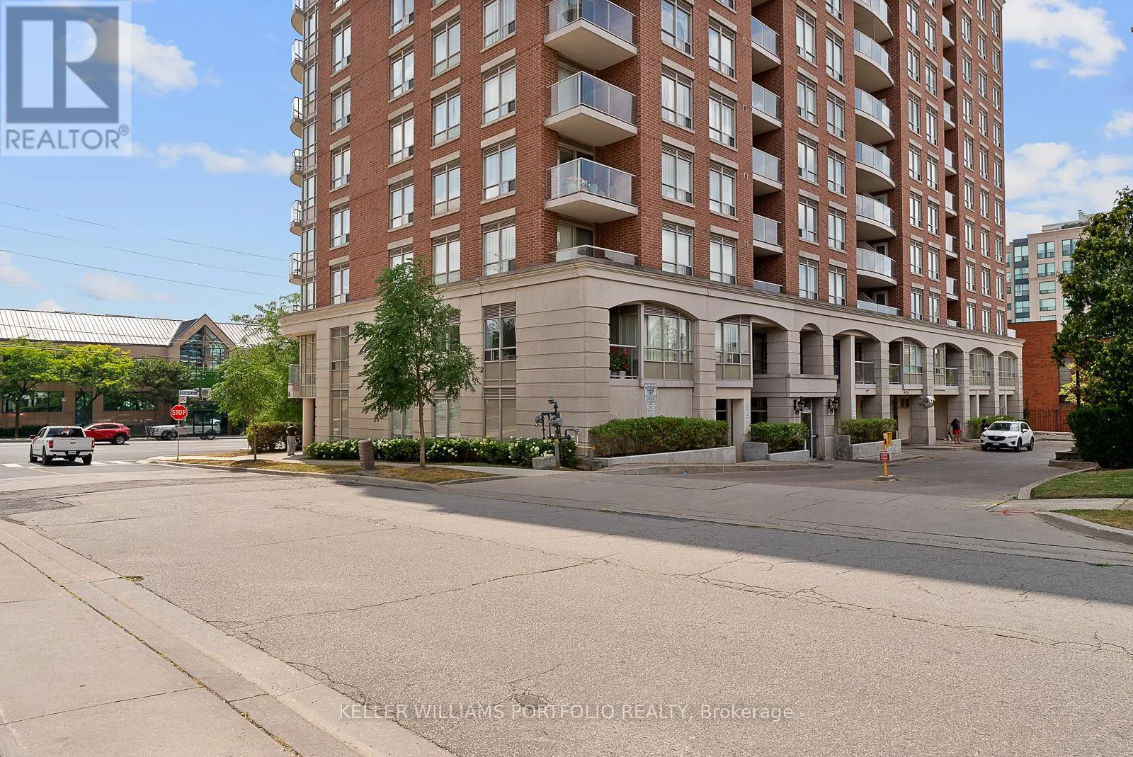 1210 - 2 CLAIRTRELL ROAD