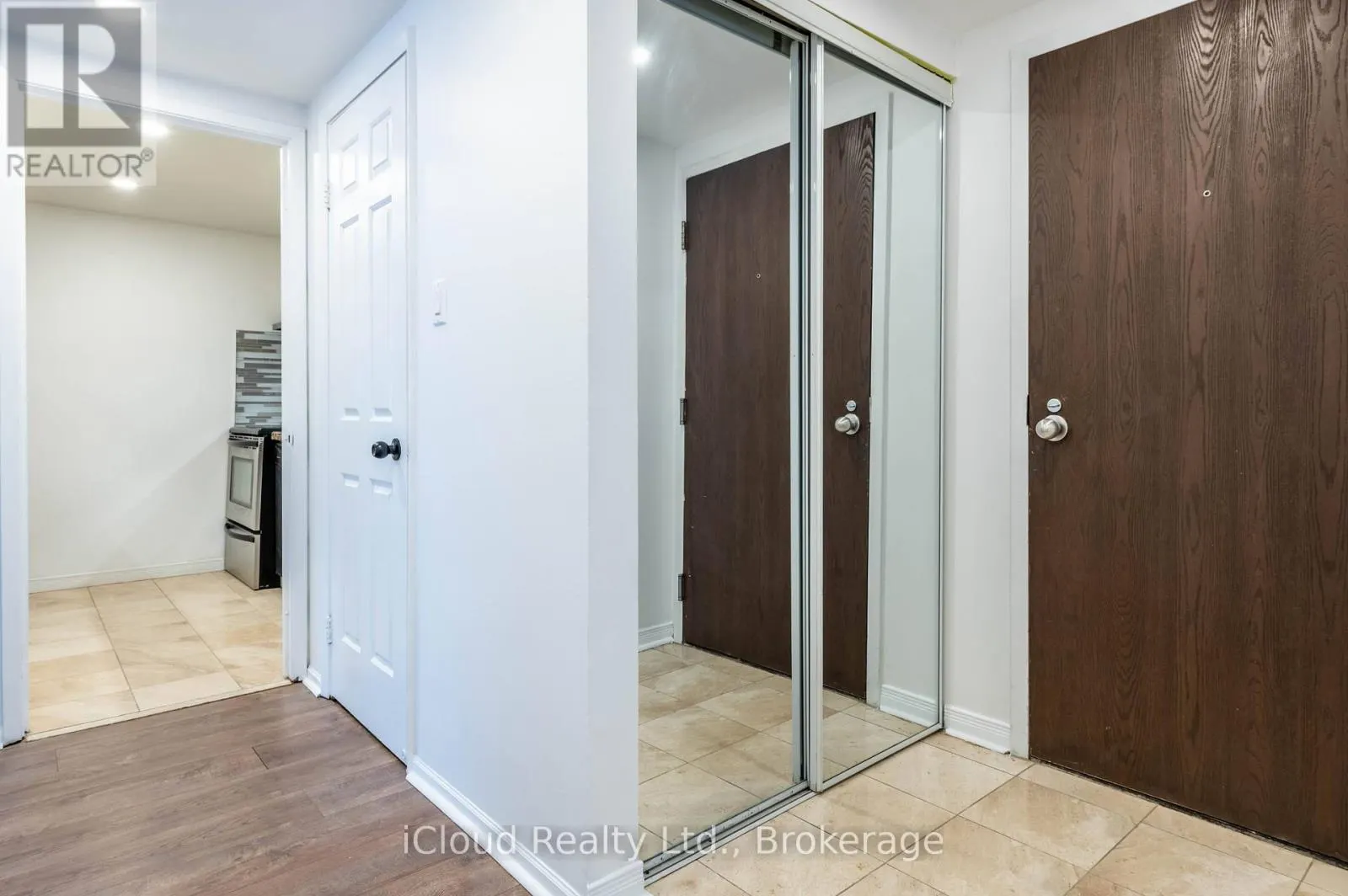 1808 - 44 GERRARD STREET W