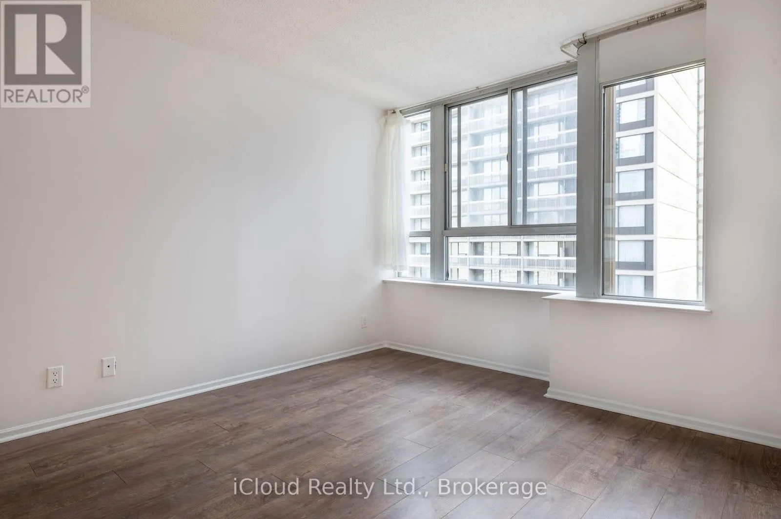 1808 - 44 GERRARD STREET W