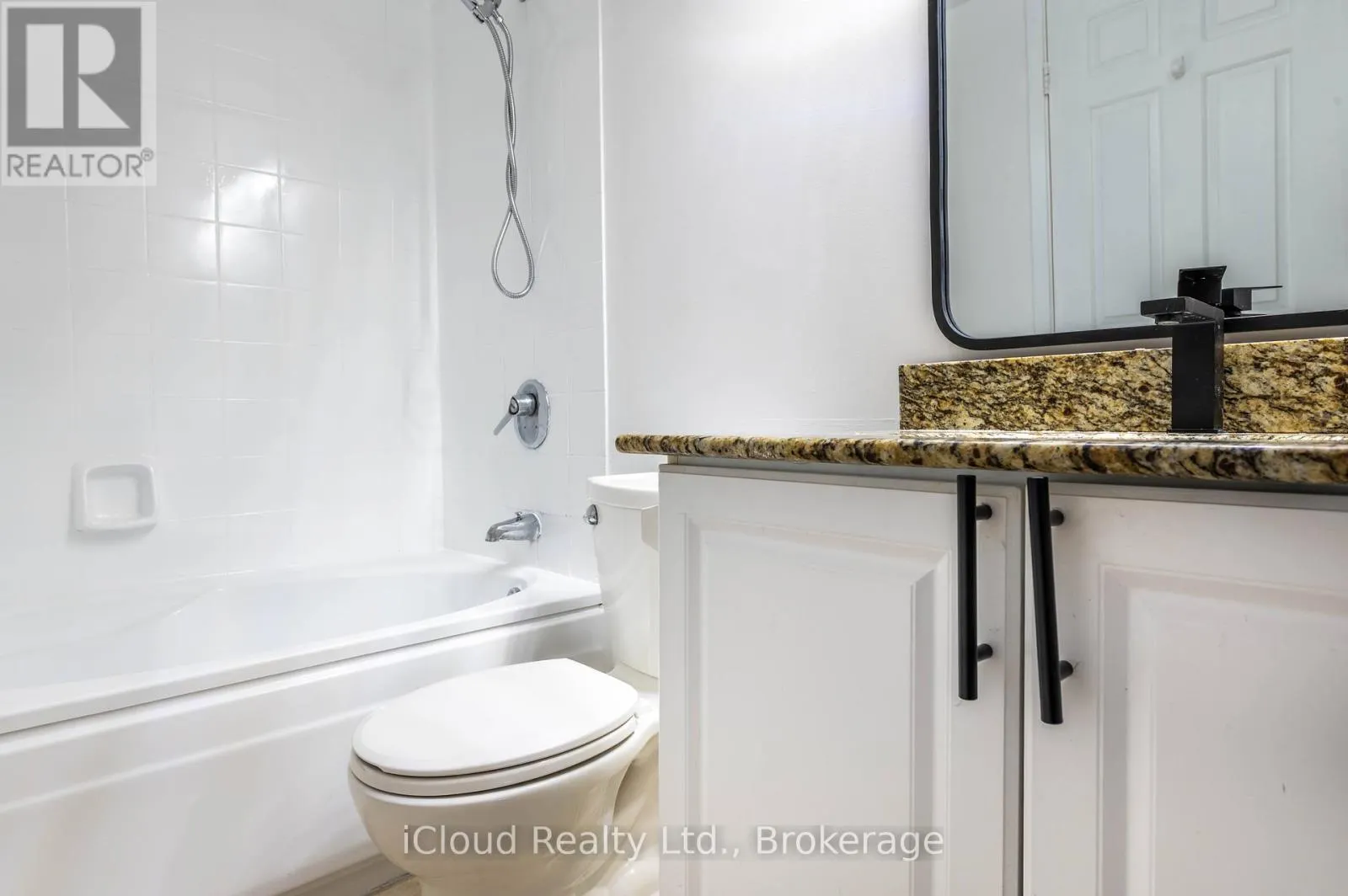 1808 - 44 GERRARD STREET W