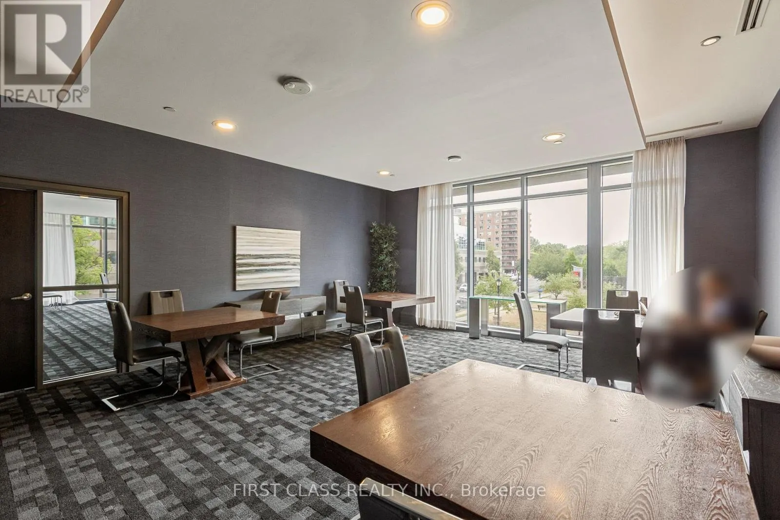 605 - 5168 YONGE STREET