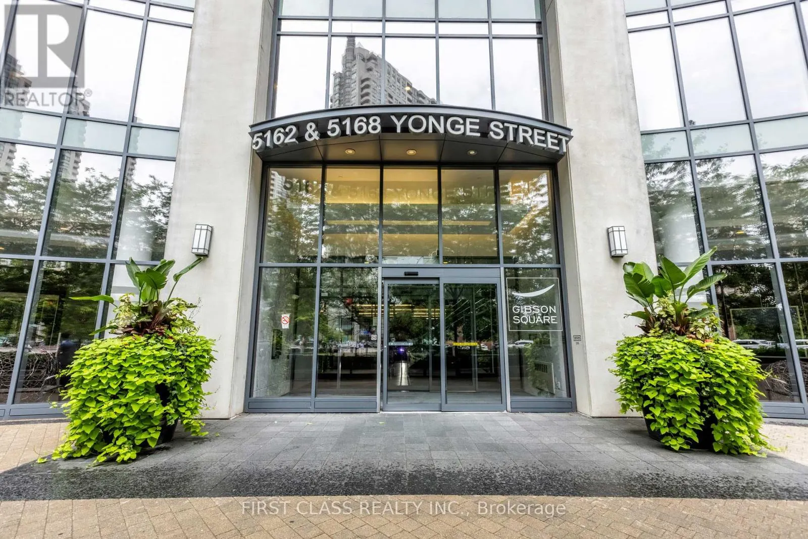 605 - 5168 YONGE STREET