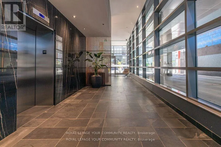 211 - 650 KING STREET W