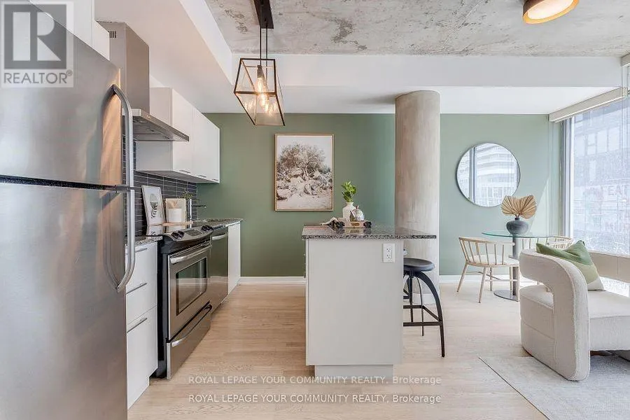 211 - 650 KING STREET W