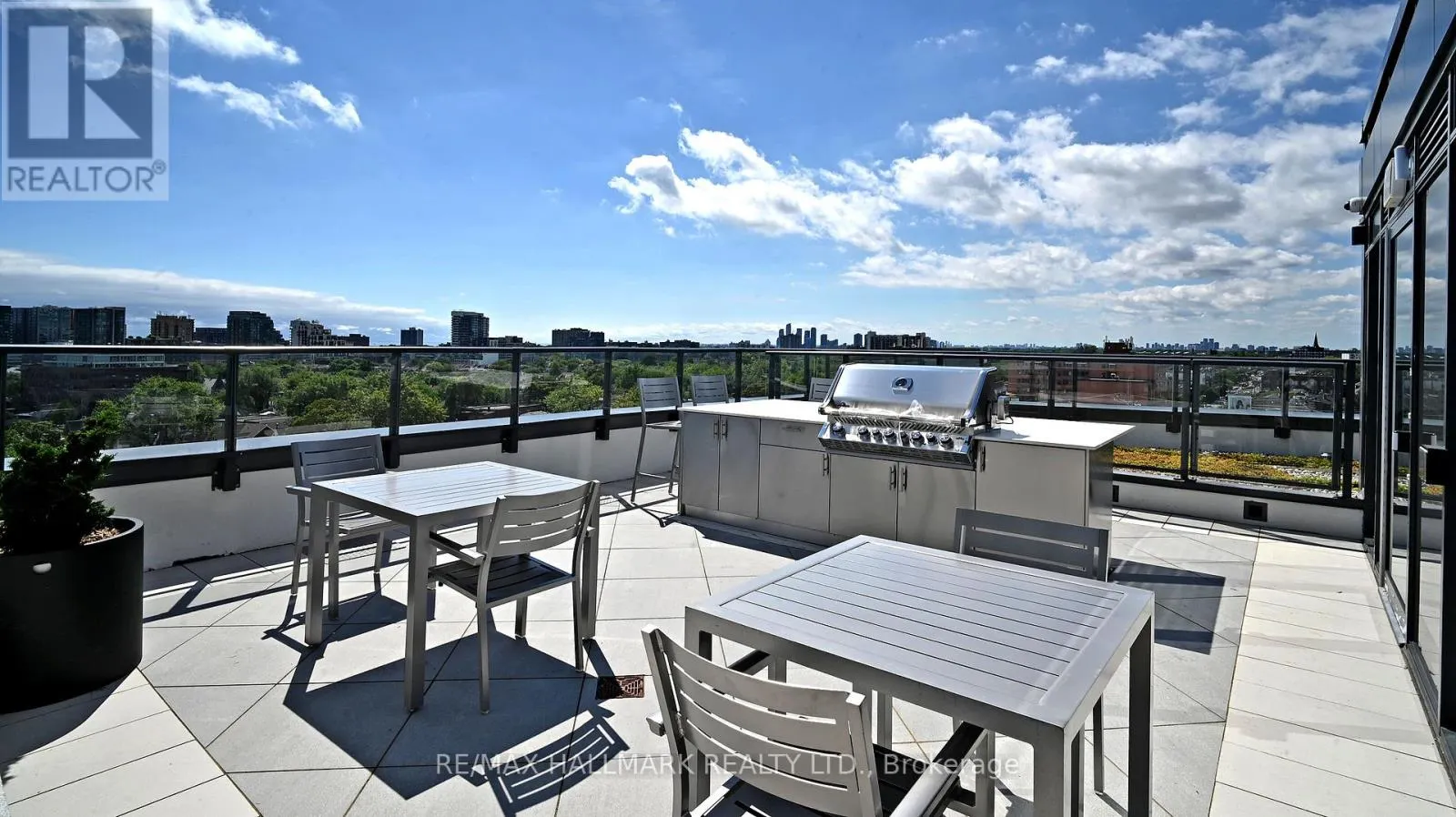 703 - 5 LAKEVIEW AVENUE