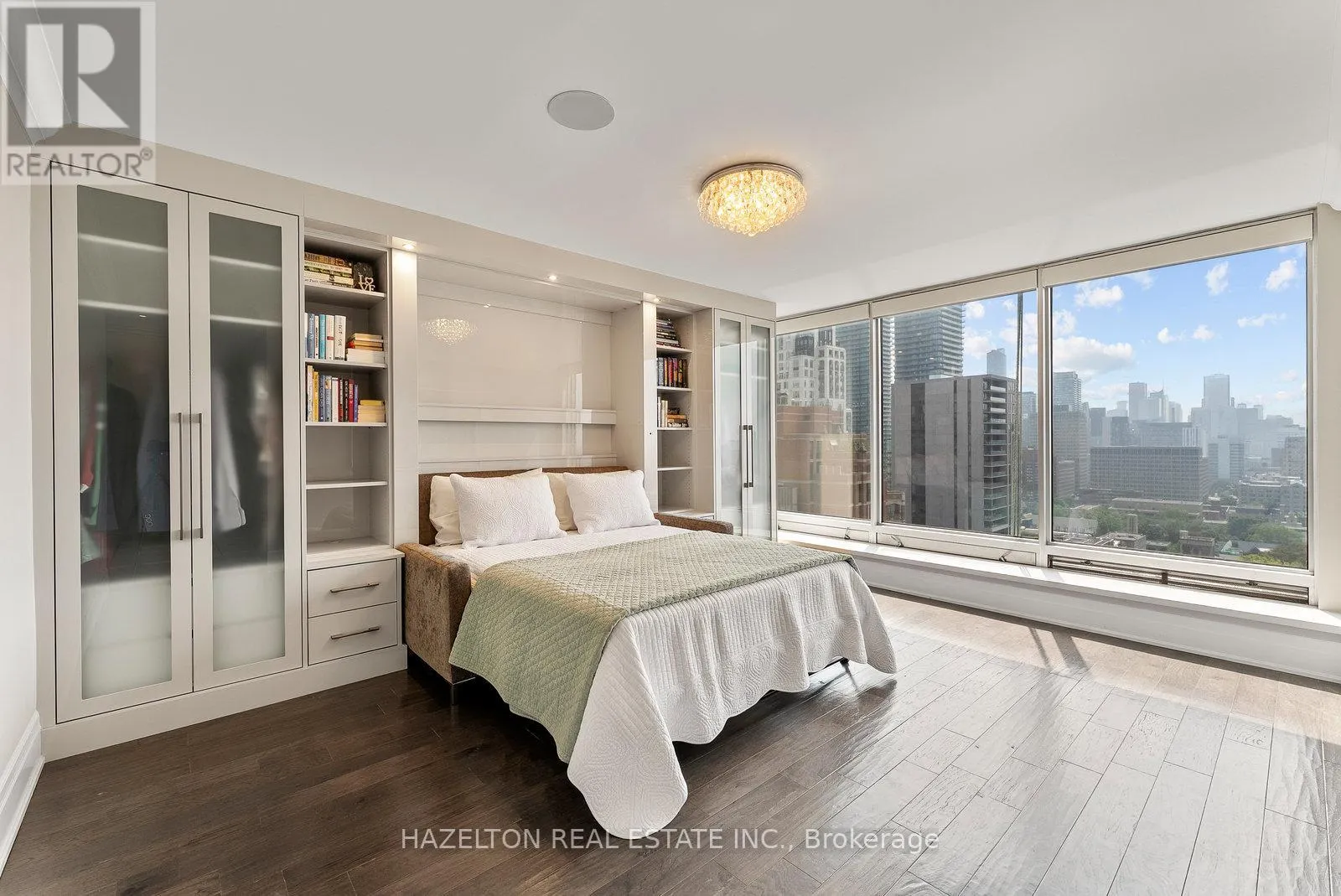 2008 - 110 BLOOR STREET W