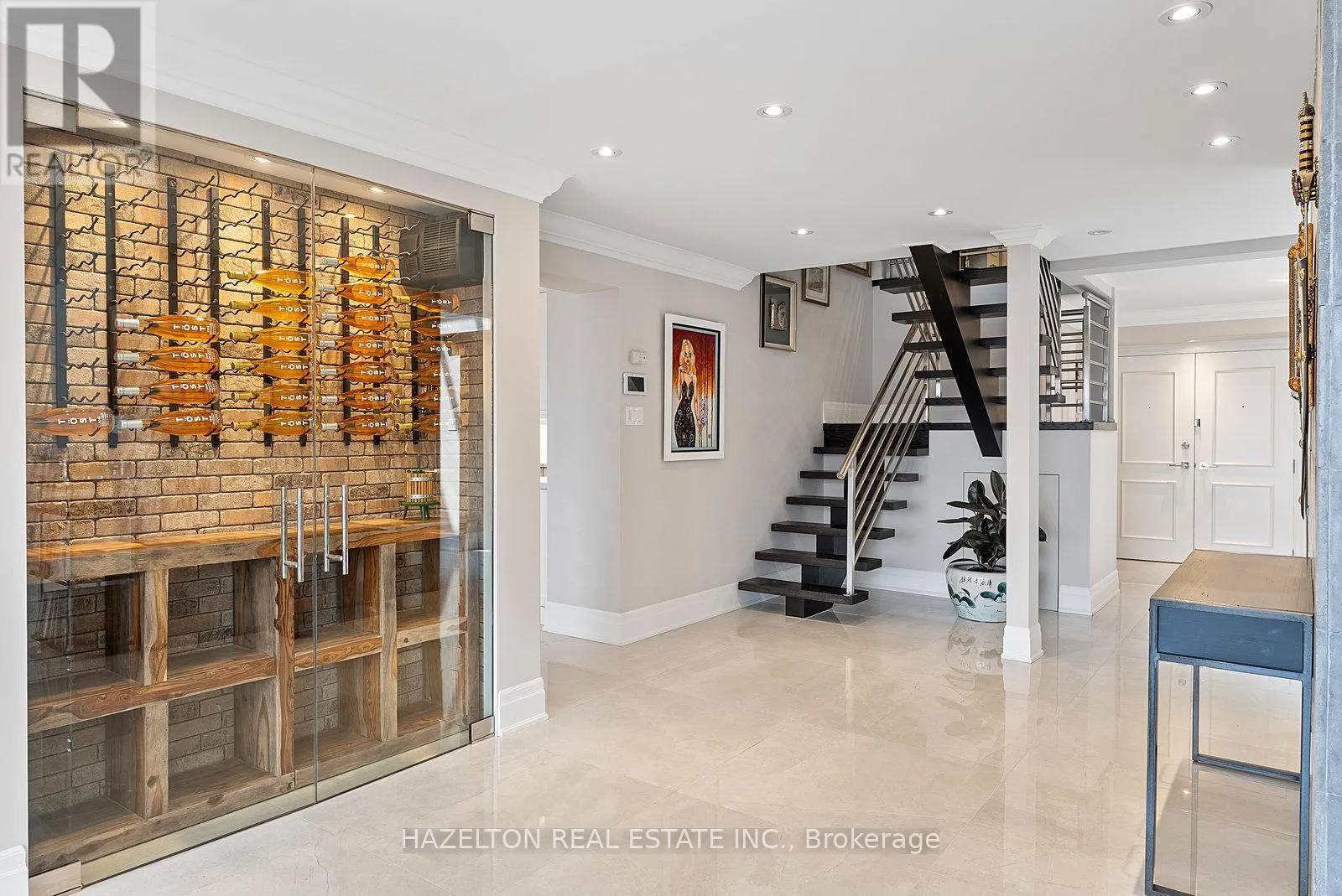 2008 - 110 BLOOR STREET W