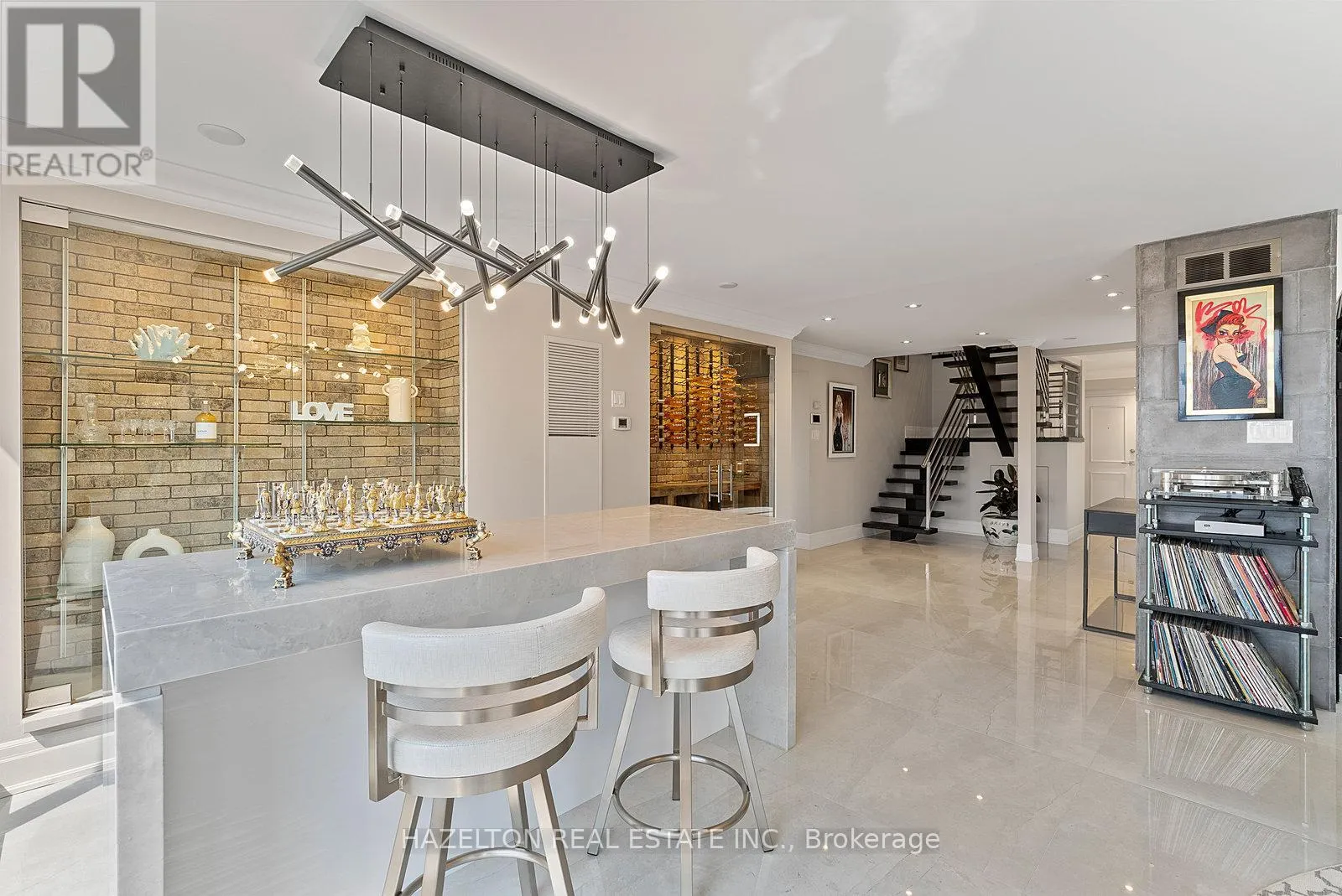 2008 - 110 BLOOR STREET W