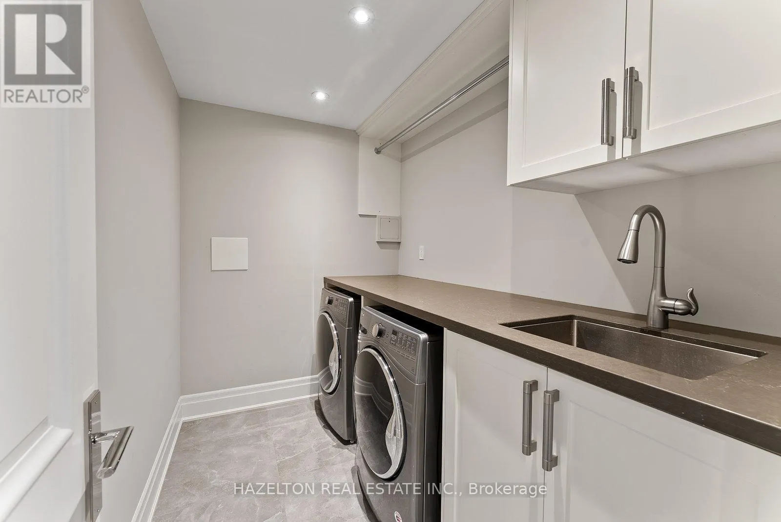 2008 - 110 BLOOR STREET W
