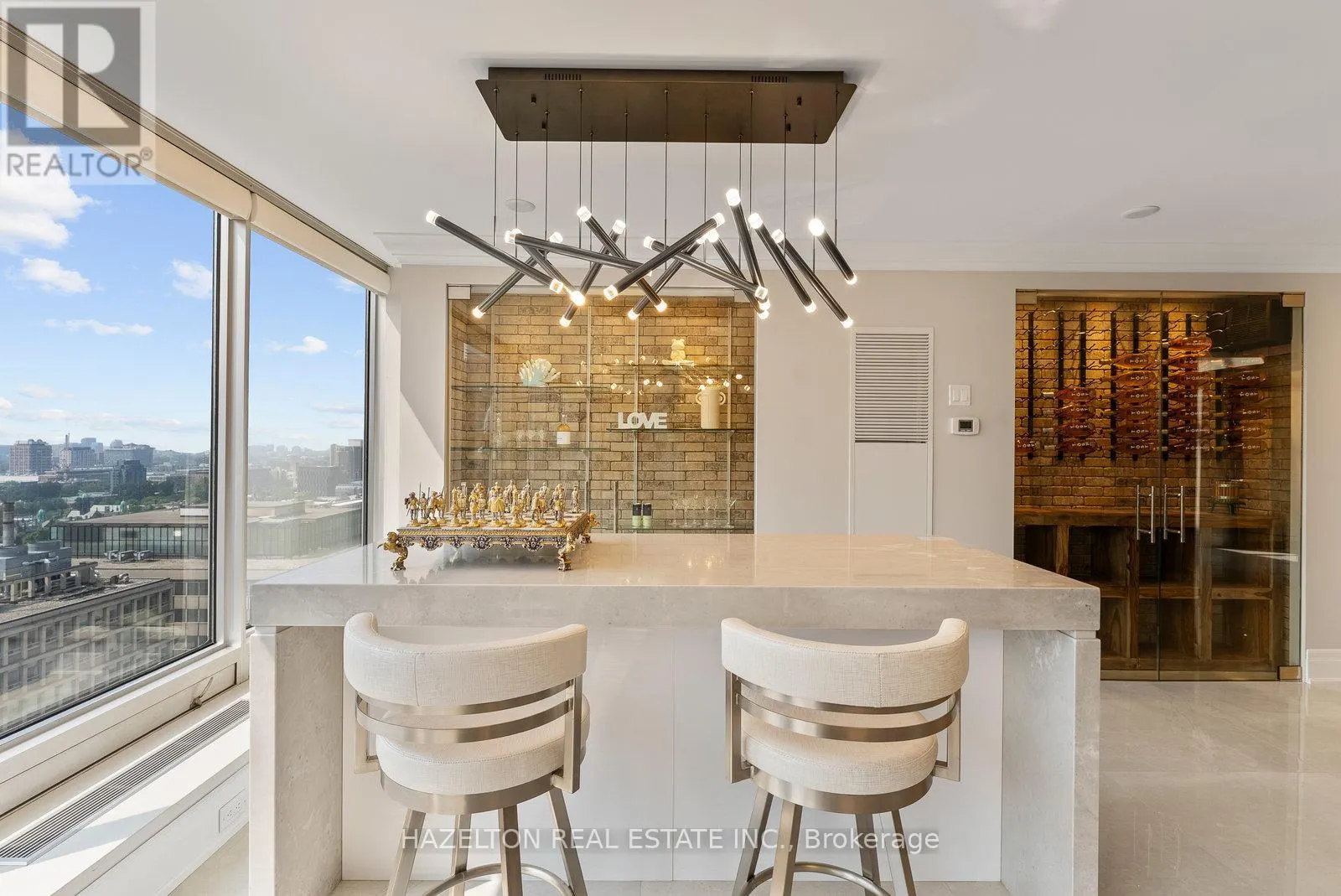 2008 - 110 BLOOR STREET W