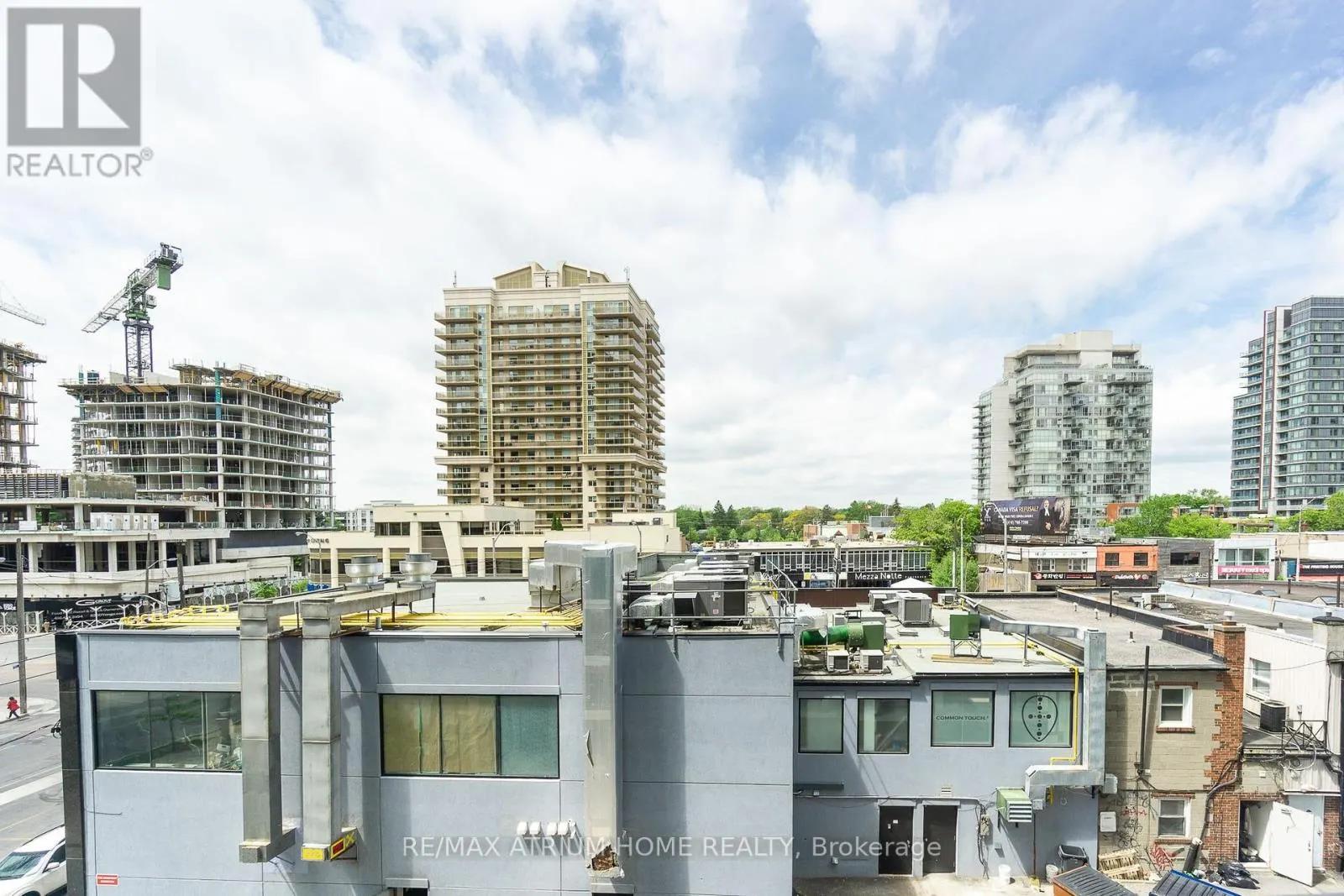 410 - 26 NORTON AVENUE