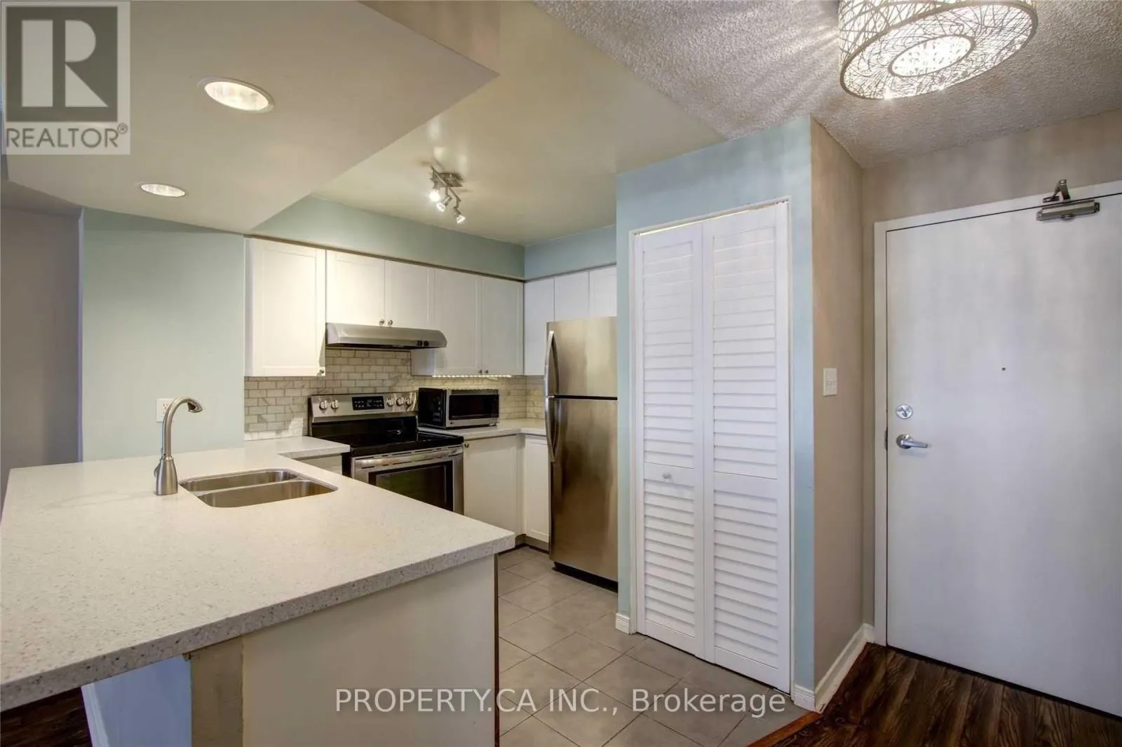217 - 801 KING STREET W