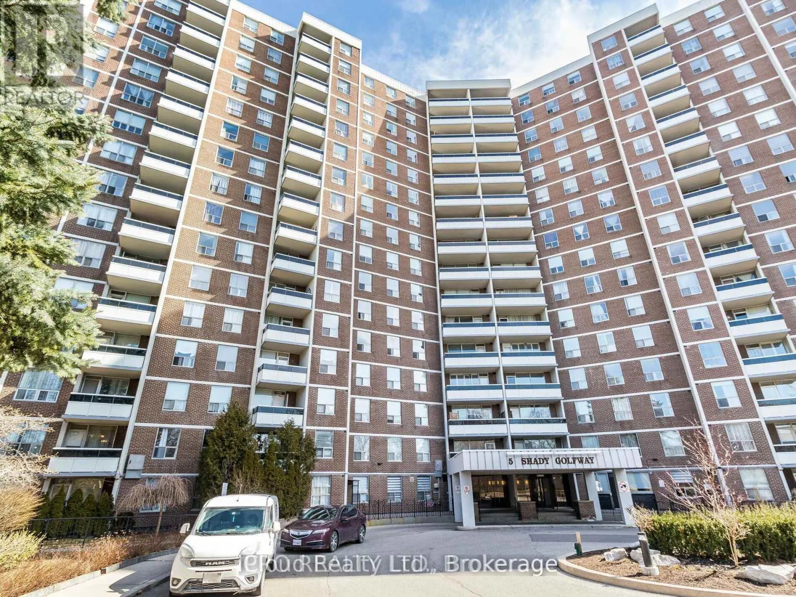 205 - 5 SHADY GOLFWAY