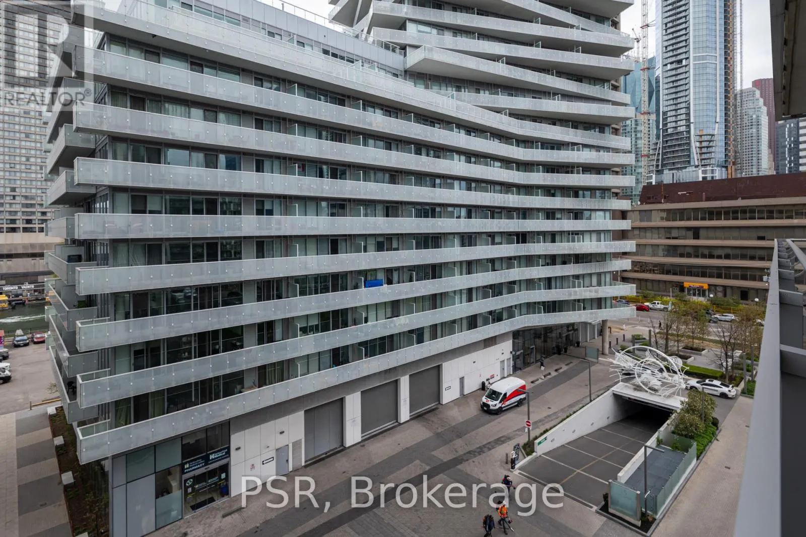 627 - 29 QUEENS QUAY E