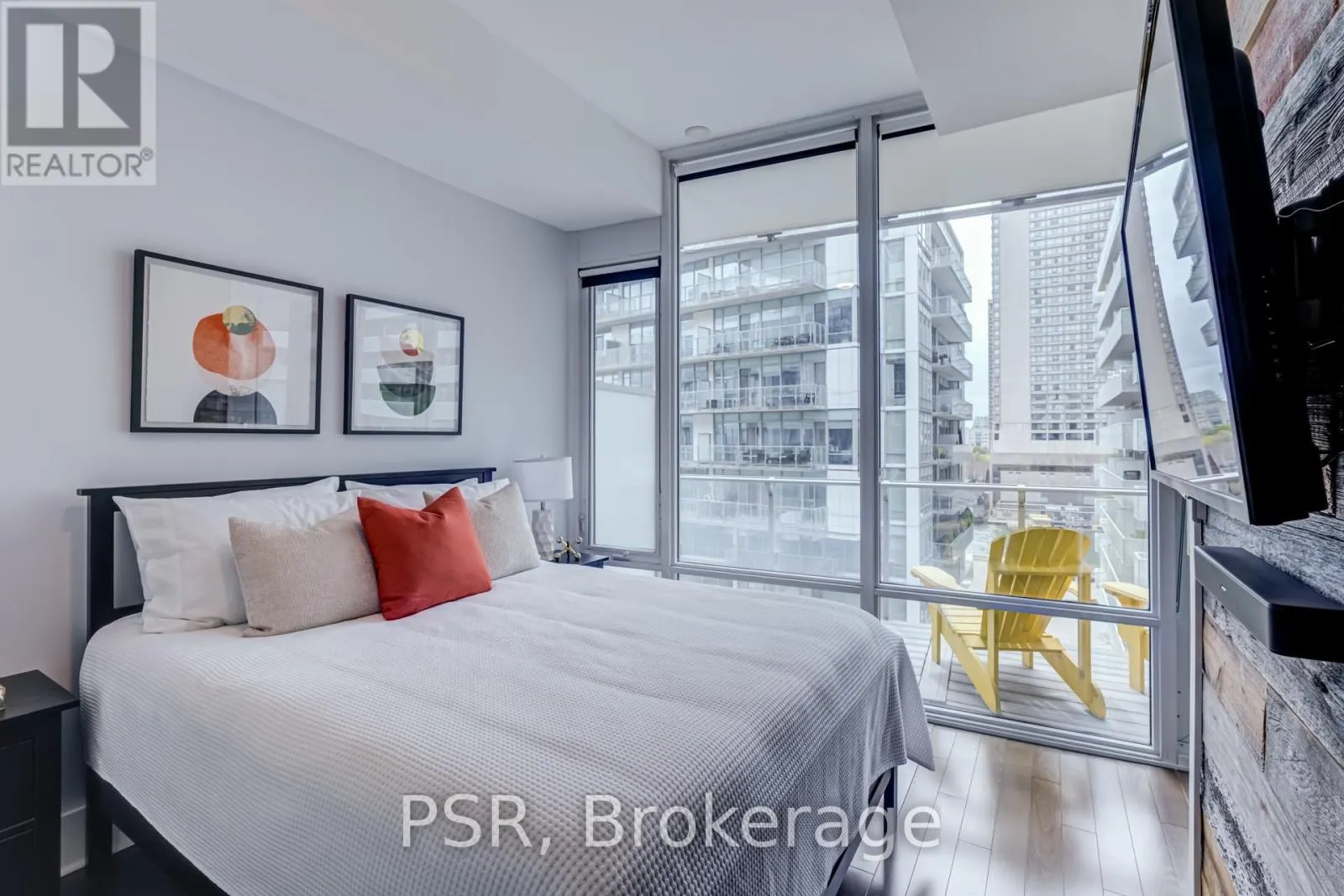 627 - 29 QUEENS QUAY E