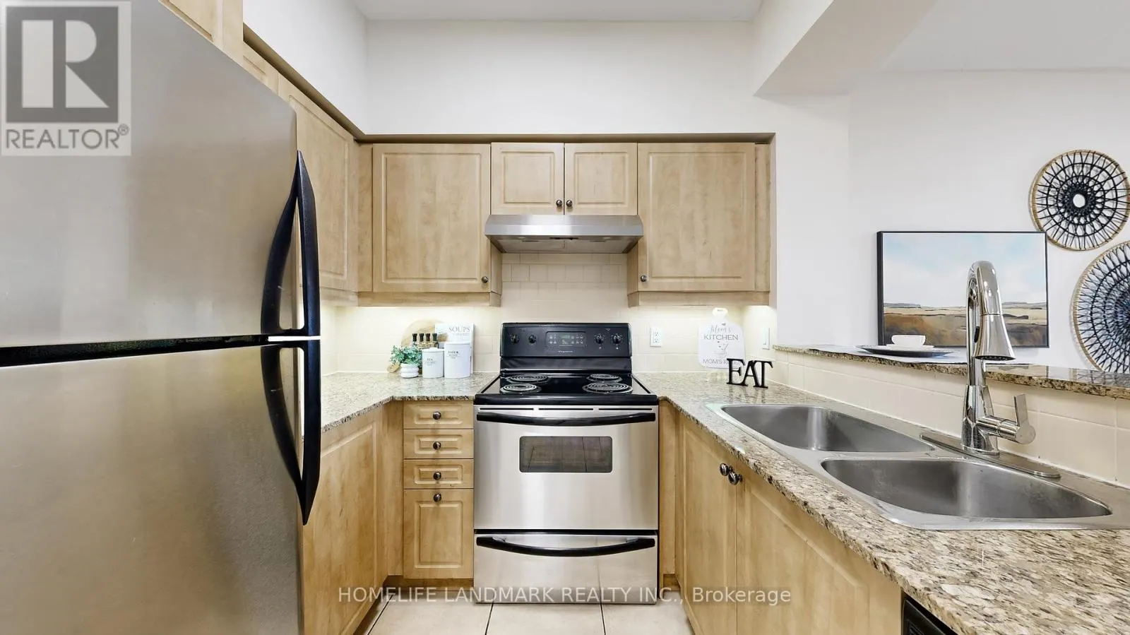 404 - 451 ROSEWELL AVENUE