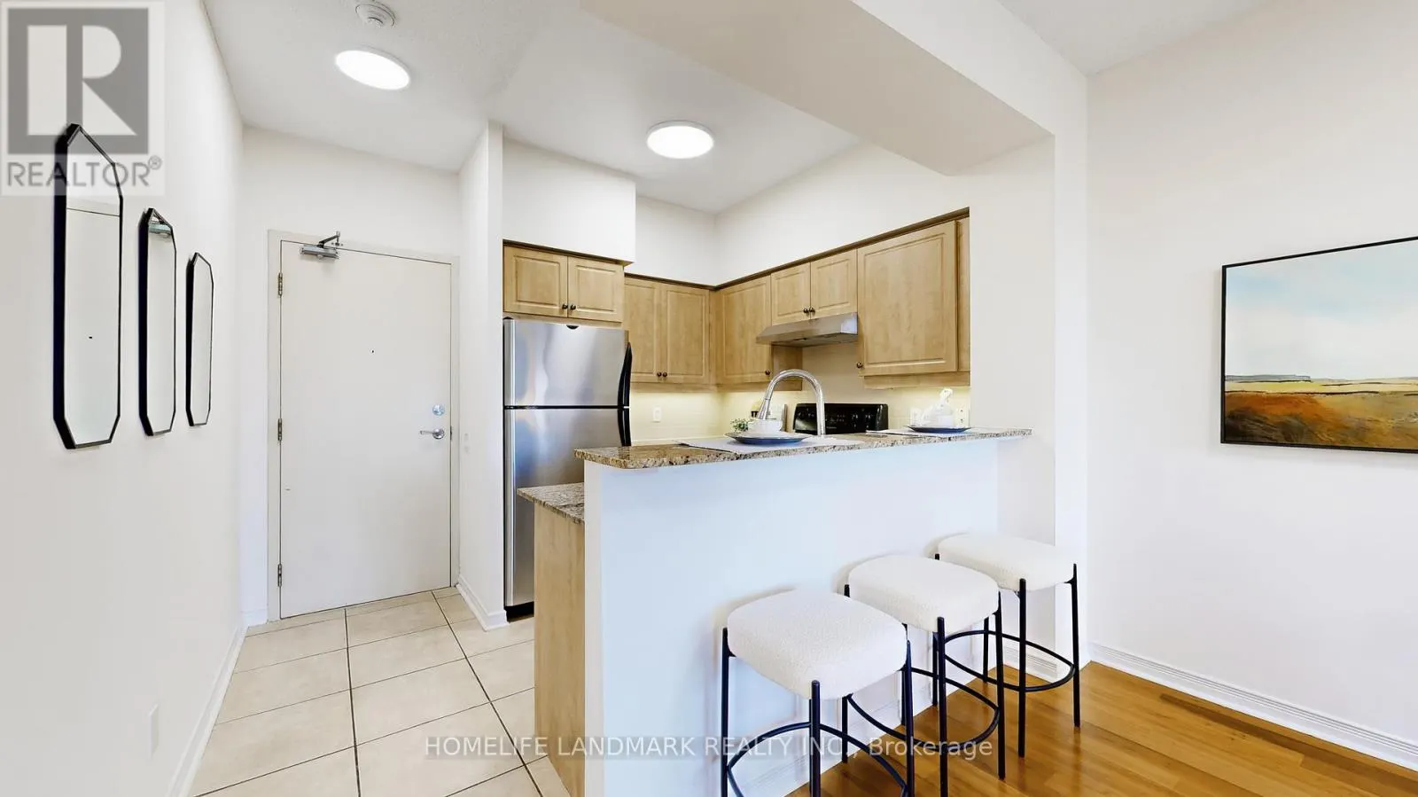 404 - 451 ROSEWELL AVENUE